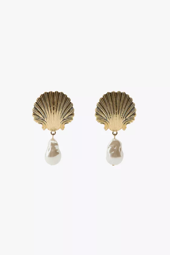Metal dangle earrings with faux pearl and seashell appliqués. Push-back clasps. | Zara UK