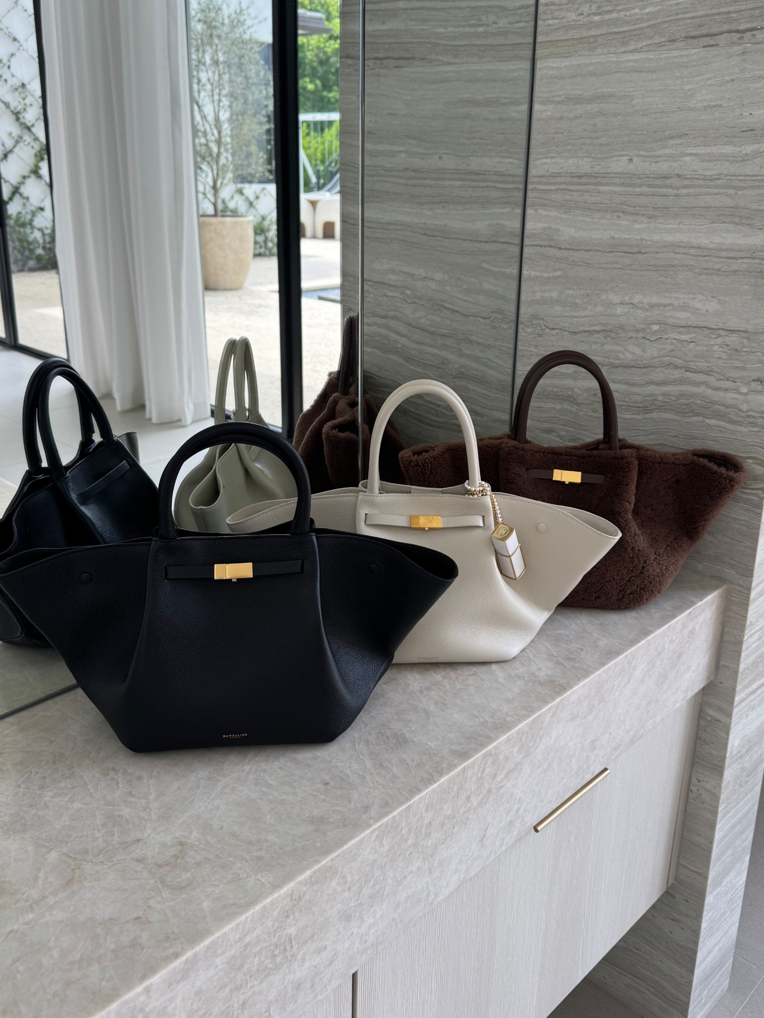 Clearly in love and obsessed with this bag! The highest quality at an amazing price. Perfect every day durable bag that’s fits everything yet looks structured and pulled together 🤌🏽

#LTKItBag #LTKStyleTip