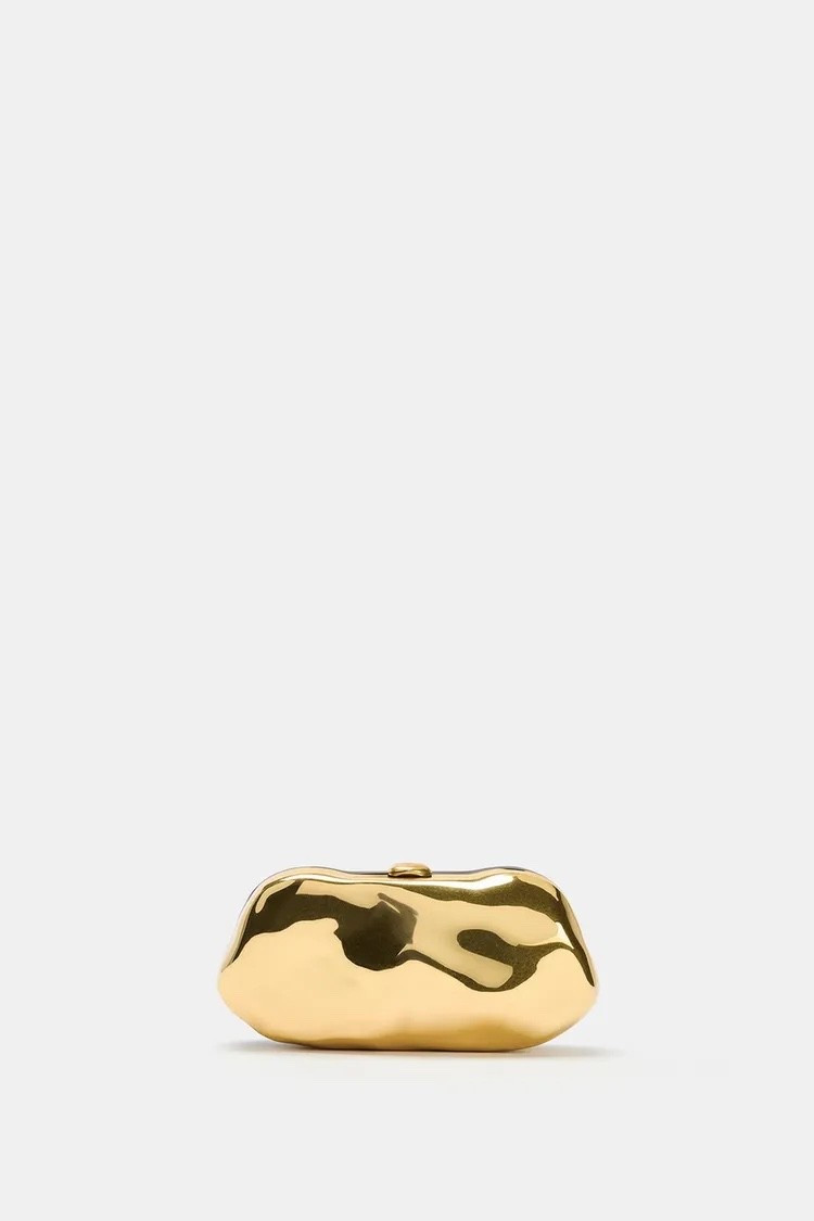 Trend alert: the perfect gold clutch ✨

#LTKuk

#LTKeurope #LTKsummer #LTKstyletip