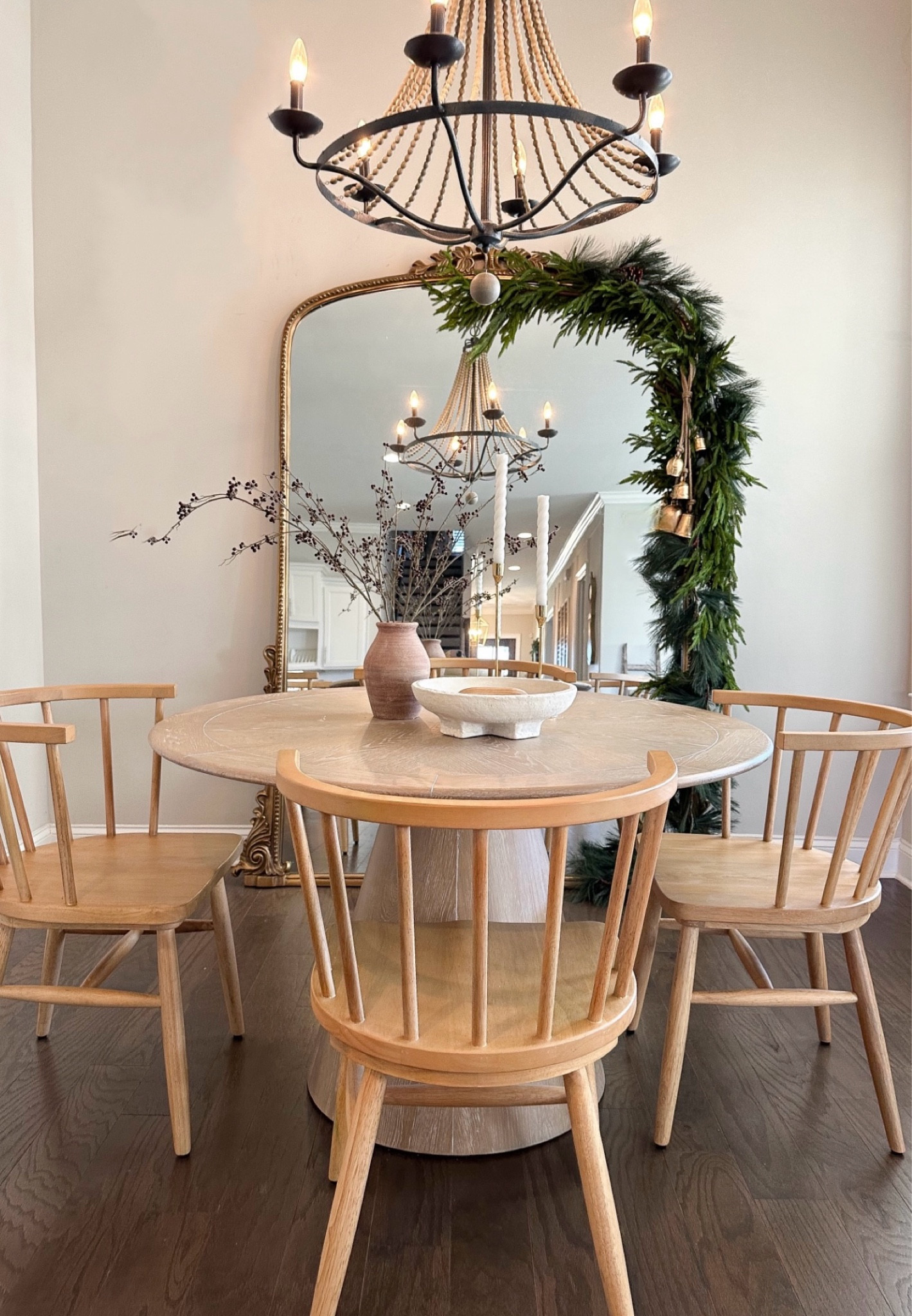 Holiday dining room 🎄✨ 

#LTKSeasonal #LTKSaleAlert #LTKHome