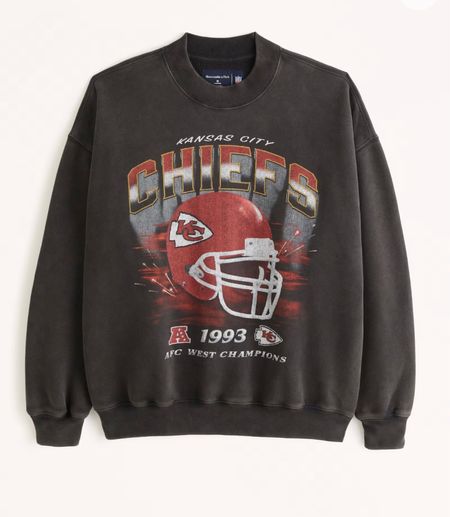 Chiefs vintage style sweatshirt

#LTKunder100