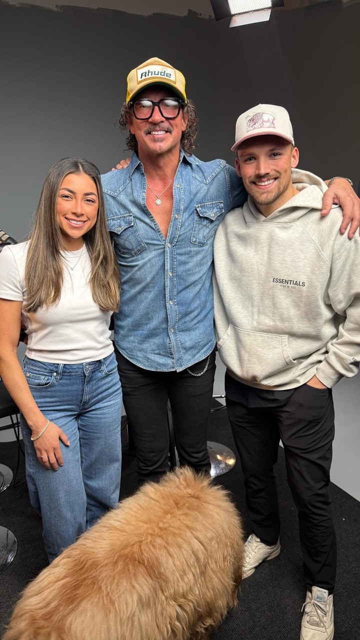 Podcast w/ Kaleb’s former pastor Carl Lentz !! Coming 3.24! 🎙️

Follow @happyandhealthypodcast on IG for more!

#LTKootd #LTKdayinmylife #LTKvlog