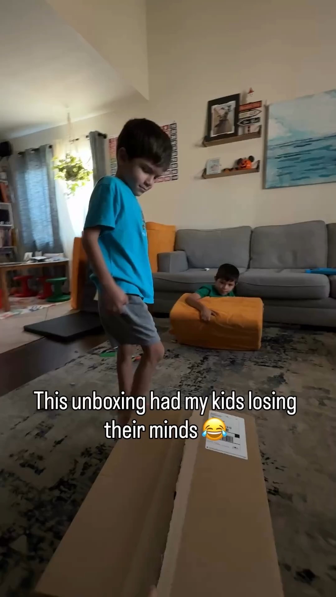 They heard me say who the box was from and immediately started screaming 😅
Magna-Tiles are hands-down one of the few toys my kids actually play with daily — no batteries, no screens, just pure creativity.

Shoutout to @magnatiles for making playtime this exciting (and peaceful for me 😂).

#MagnaTiles #CreativeKids #MomLife #HomeschoolPlay #OpenEndedPlay