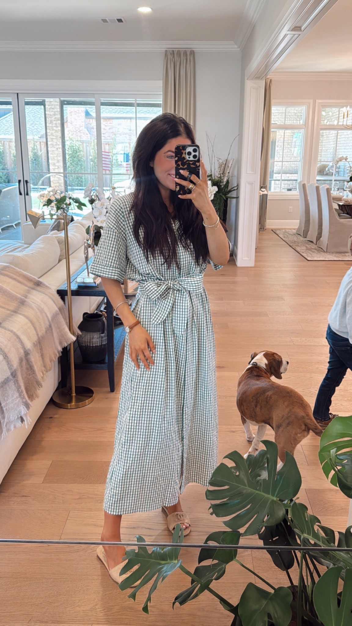 One of the best dresses in my closet! I will own this for a very, very long time!!! Such a classic staple!! my little nugget likes it so much he says I should wear it on Christmas, Halloween, and Valentine’s Day🤪 that’s a pretty great approval from a five-year-old! 