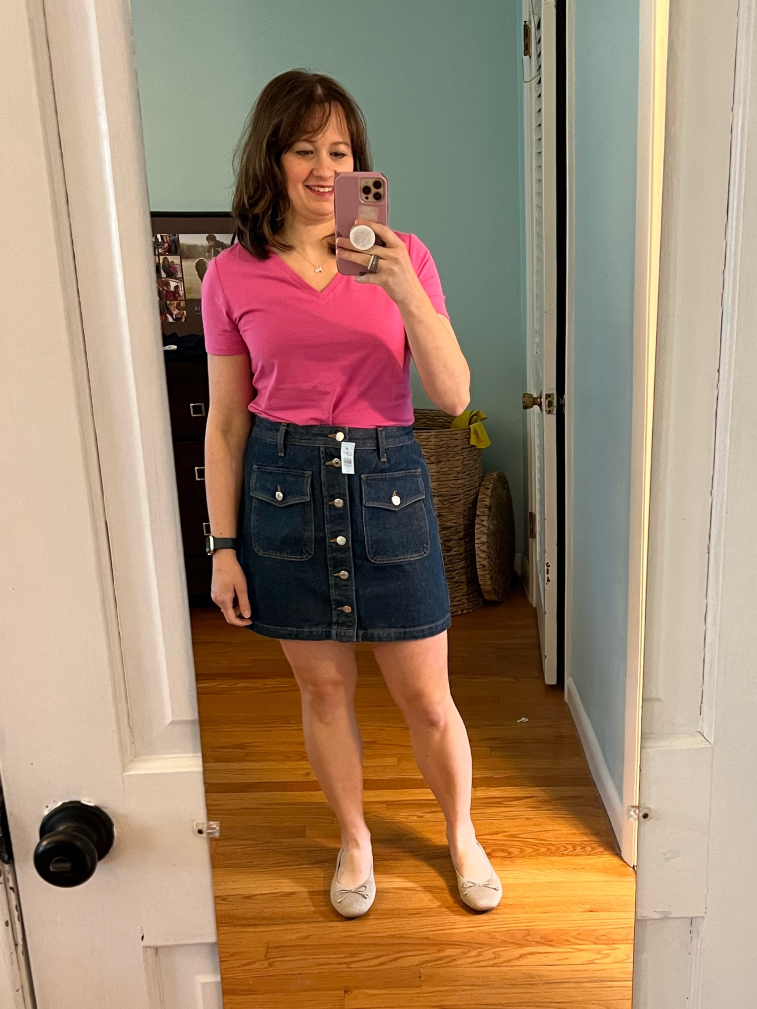 Denim mini skirt from Loft.  Cute patch pockets and silver buttons.  Nice dark denim.

TTS.  I’m wearing 8P here but exchanged for the regular length.

#hocsummer #coolsummer #lightsummer #softsummer #pastelsummer #darksummer #brownsummer #sweetpeasummer #summerpalette #summerfinds

#LTKsalealert #LTKfindsunder50 #LTKSeasonal