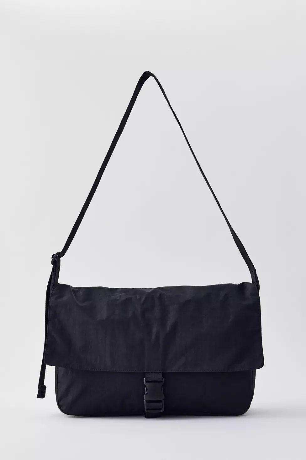 BAGGU Nylon Messenger Bag | Urban Outfitters (US and RoW)