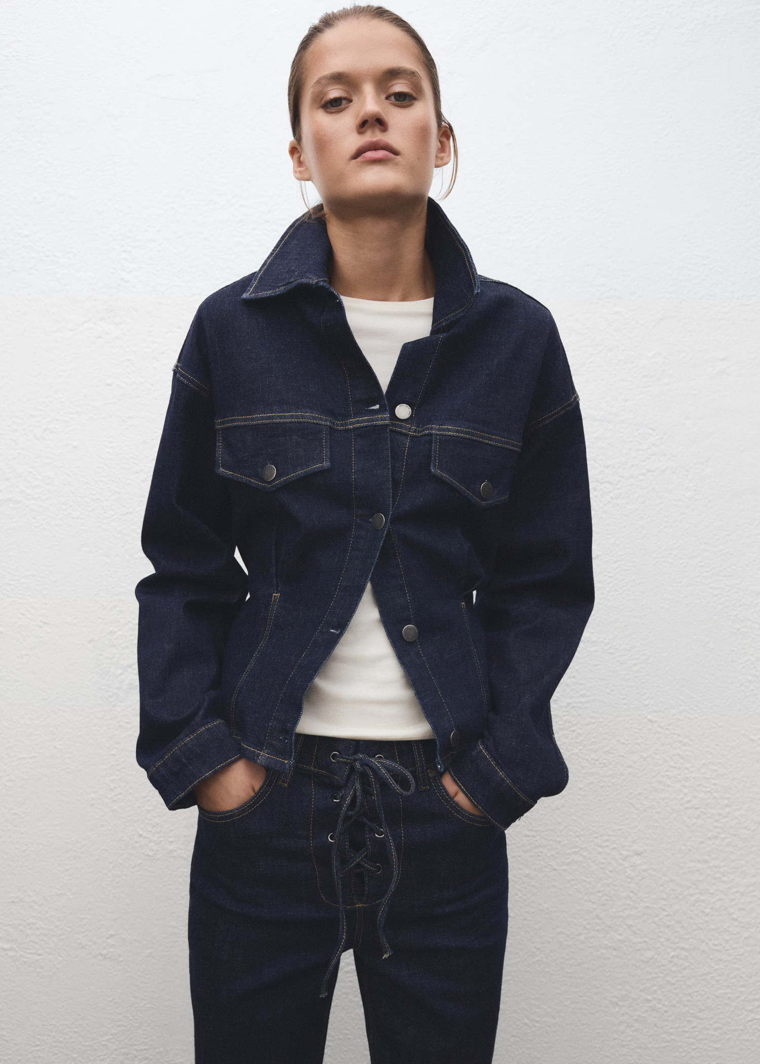 Fitted denim jacket with pockets - Women | MANGO United Kingdom | MANGO (UK)