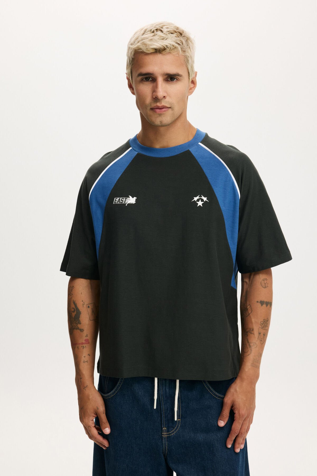 Cropped Fit Graphic T-Shirt | Cotton On (US)