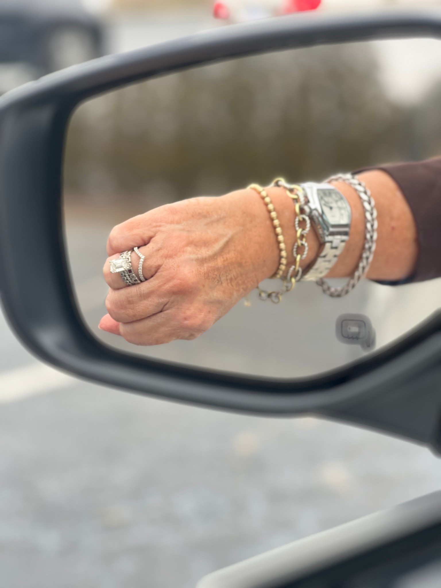 Mixed metal jewelry stack.

#LTKselfcare #LTKgrwm #LTKootd