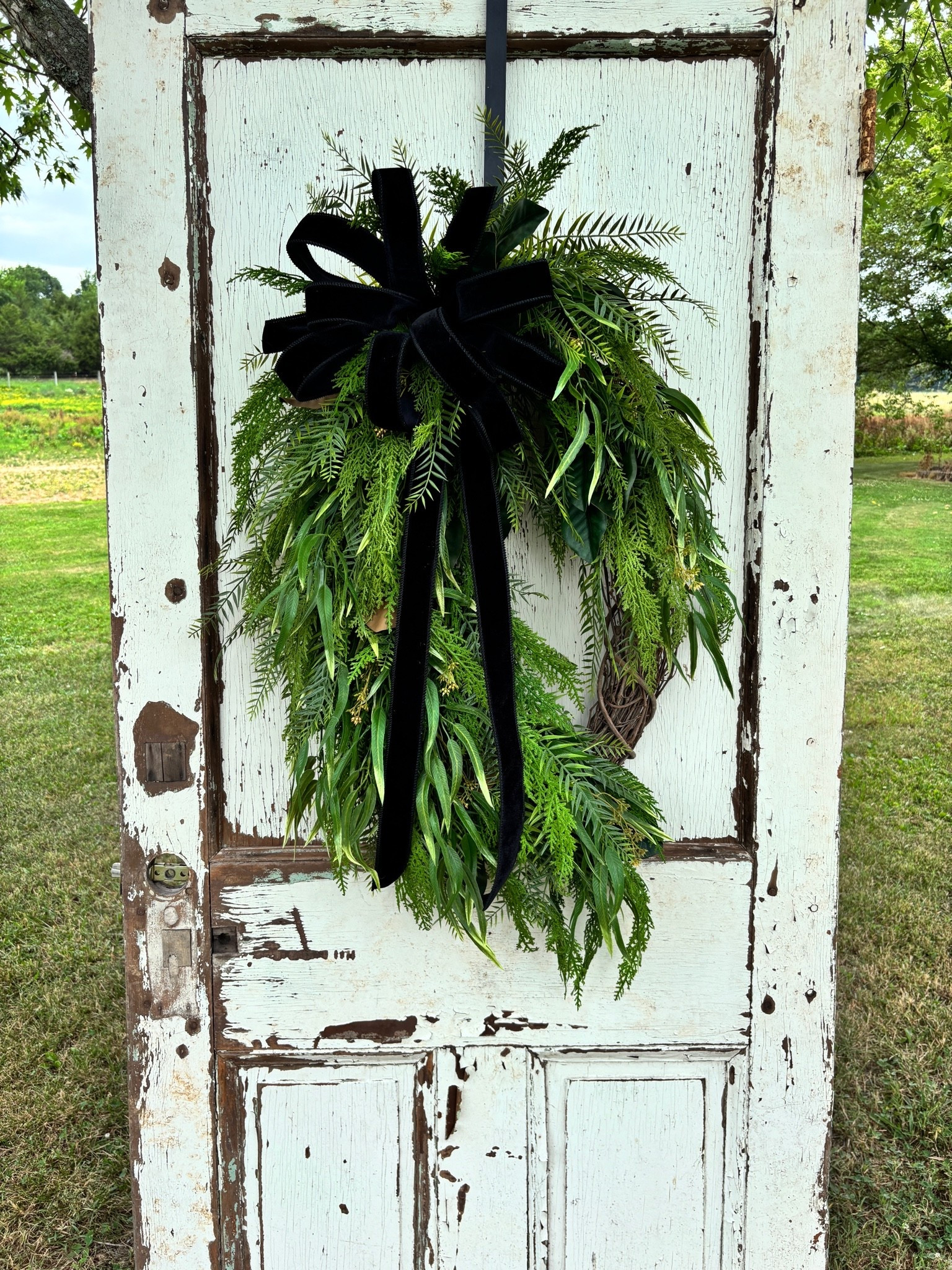 Ummm… hello! 🤍🌿 I did it!

My first winter wreath since January is finished, and I couldn’t love it more! The best part? The bow possibilities are endless! 🎀

What color ribbon would you choose for this wreath? 👇😍

#LTKSeasonal #LTKHome #LTKU