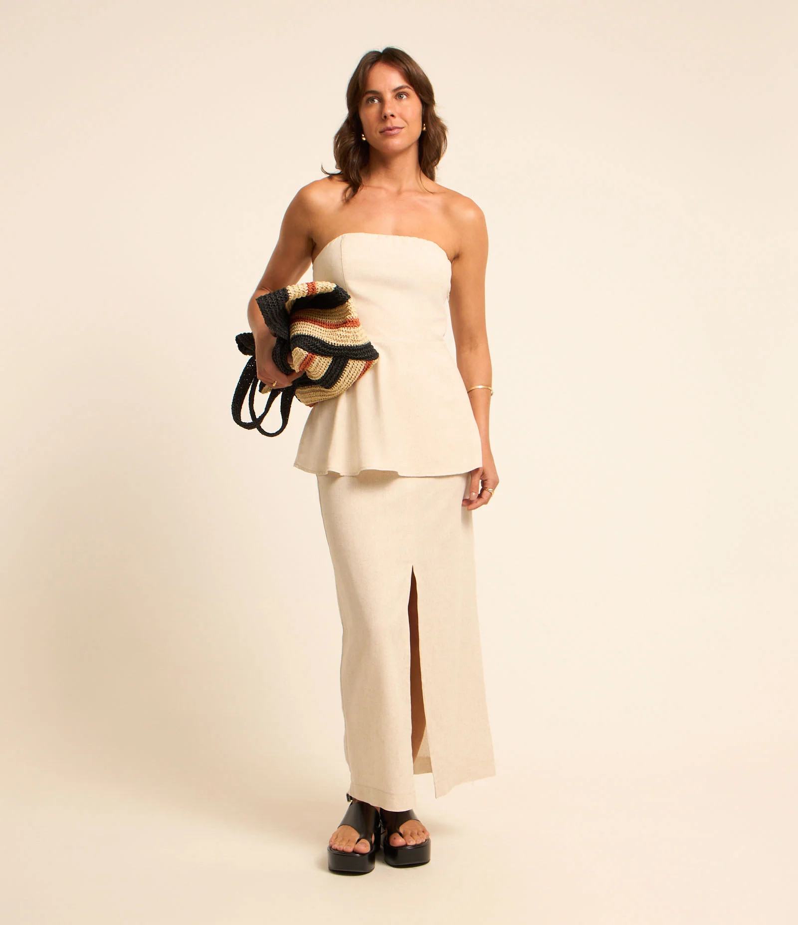 Saia Longa em Viscolinho com Bolsos e Fenda Bege Acinzentado - Lojas Renner | Renner (BR)