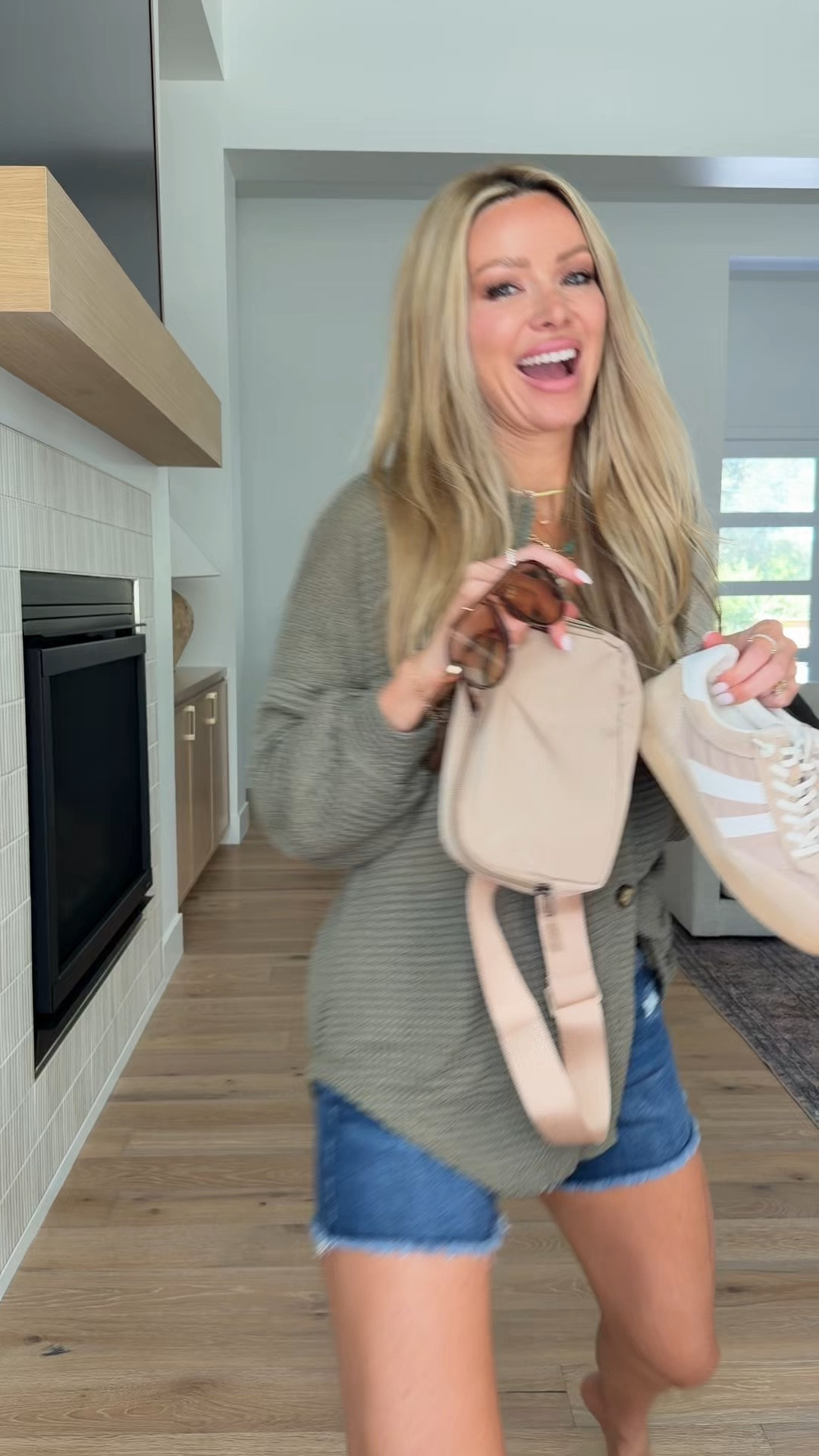 Amazon outfits in my favorite color for transitioning into fall. 💚

These are the Amazon finds I’ve been reaching for lately because they’re effortless, versatile, and perfect for those in-between seasons. Plus, there are a few American Eagle-inspired finds that are so good.

Tell me your favorite look below! 👇

#amazonfashion #amazonfinds #falloutfits #affordablestyle