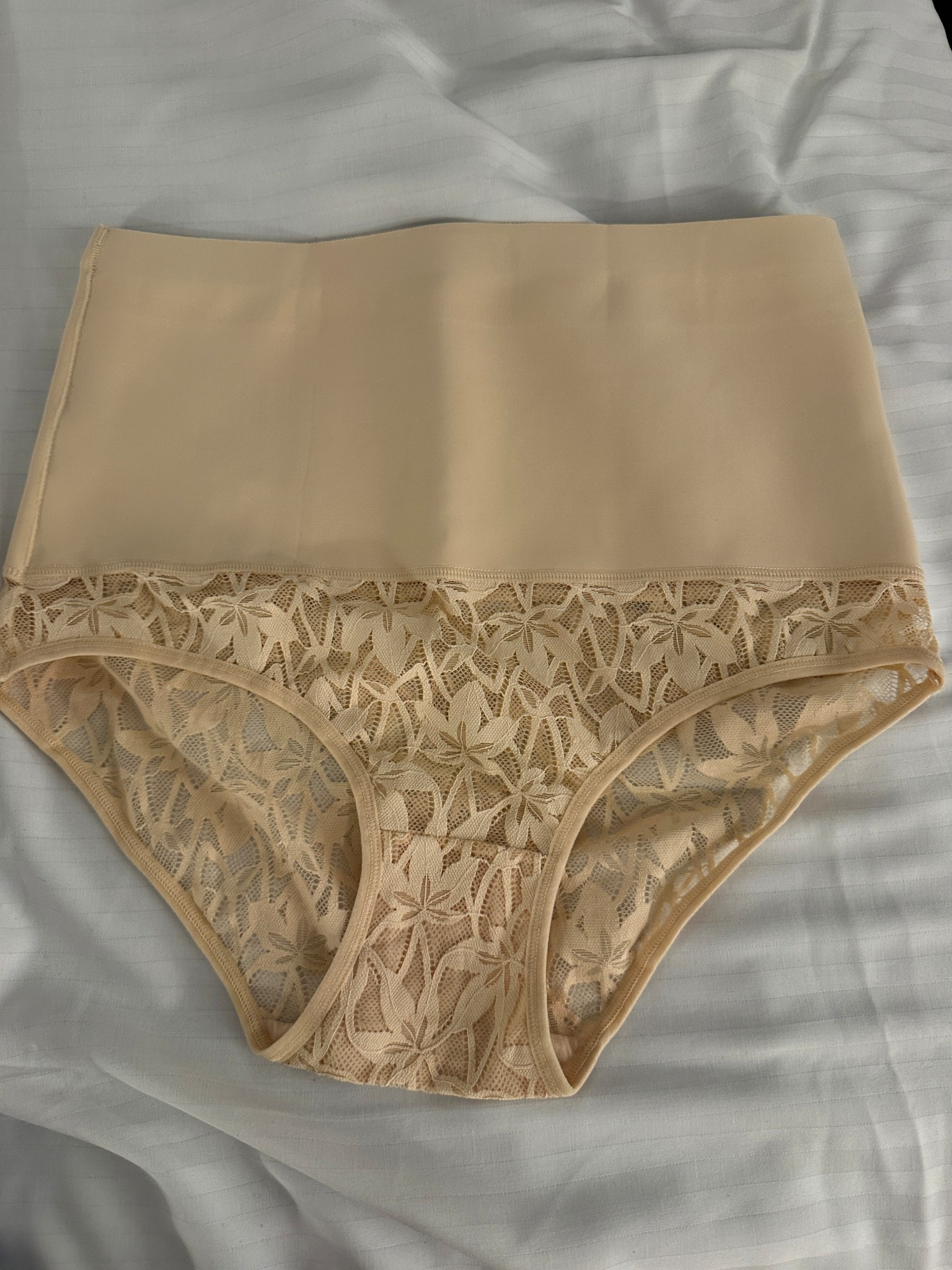 Seriously good underwear! Tummy control but so comfortable. Love these!

#LTKOver40