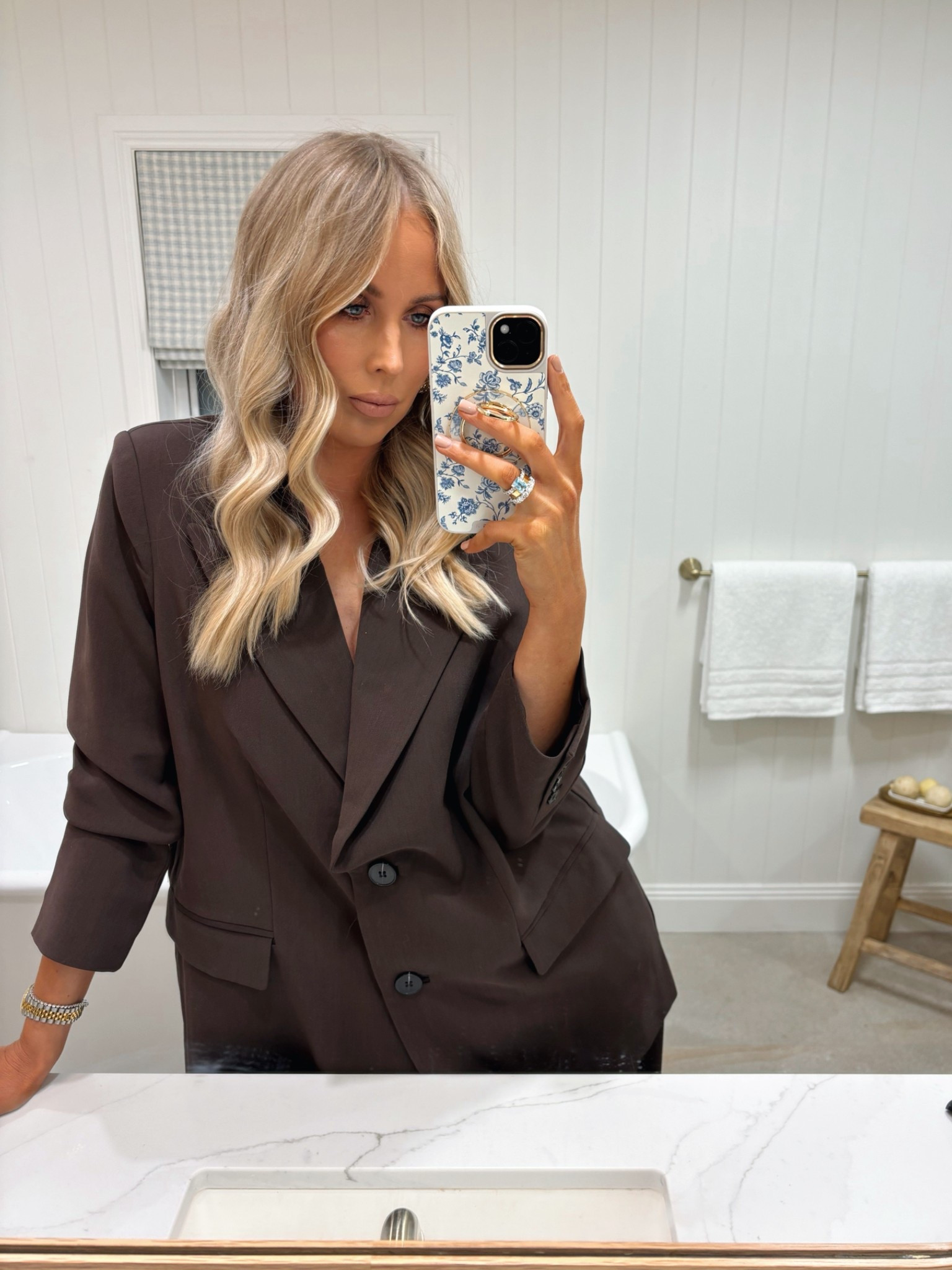 Chocolate suit for an evening at the dancing. Blazer is a 14 for that oversized feel, and the pants? Size up - they run small! I’m normally a 10 but went with a 12.

Want a discount? Checkout as a guest and use the code 20AUG 😘

#LTKwinter #LTKaustralia #LTKstyletip