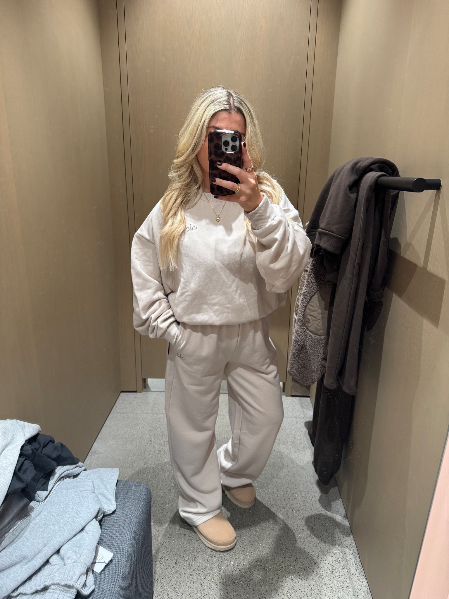 Alo 30% off sake!
Alo matching set small
Ugg clogs tts
Gift idea
Comfy outfit
Fall outfit 

#LTKGiftGuide #LTKSaleAlert #LTKFindsUnder100