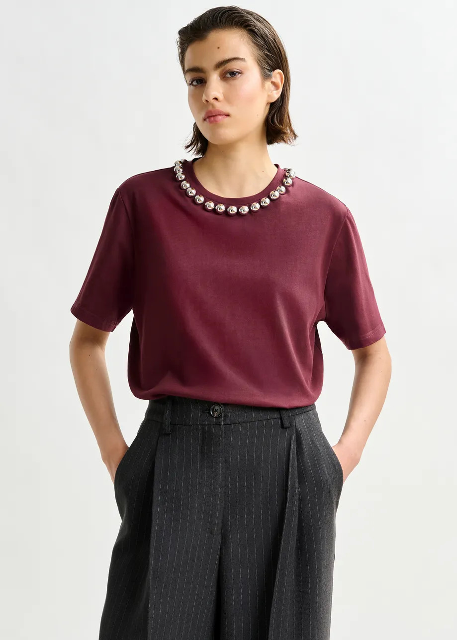 Burgundy and silver cotton T-shirt with metallic pearl-style embellishments | Essentiel Antwerp U... | Essentiel Antwerp