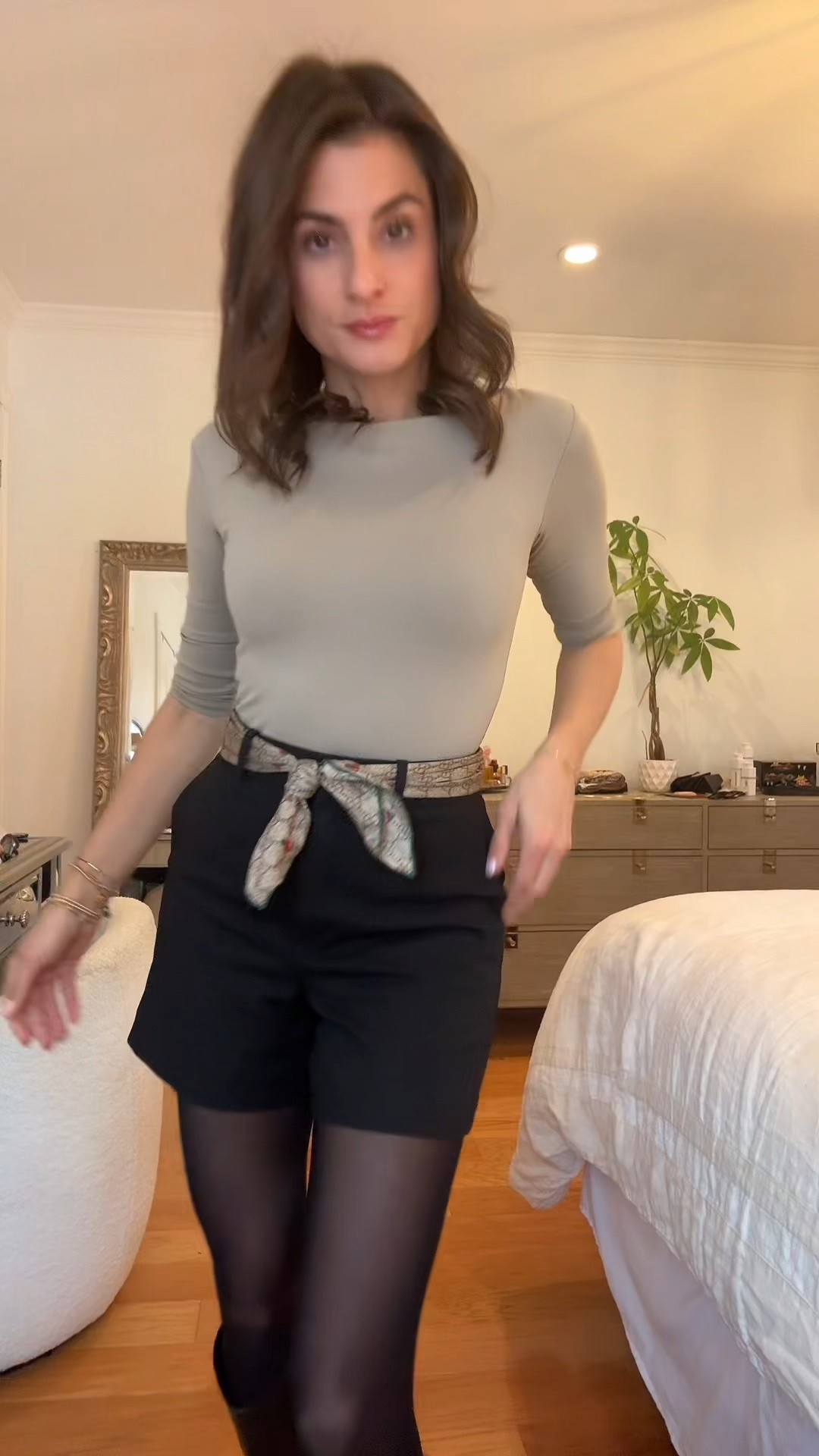 Today’s look is all about the details—black shorts, a bodysuit, knee-high boots, and my favorite Gucci scarf styled as a belt because a little glam always makes the outfit. Effortless, chic, and feeling extra polished. 🖤✨