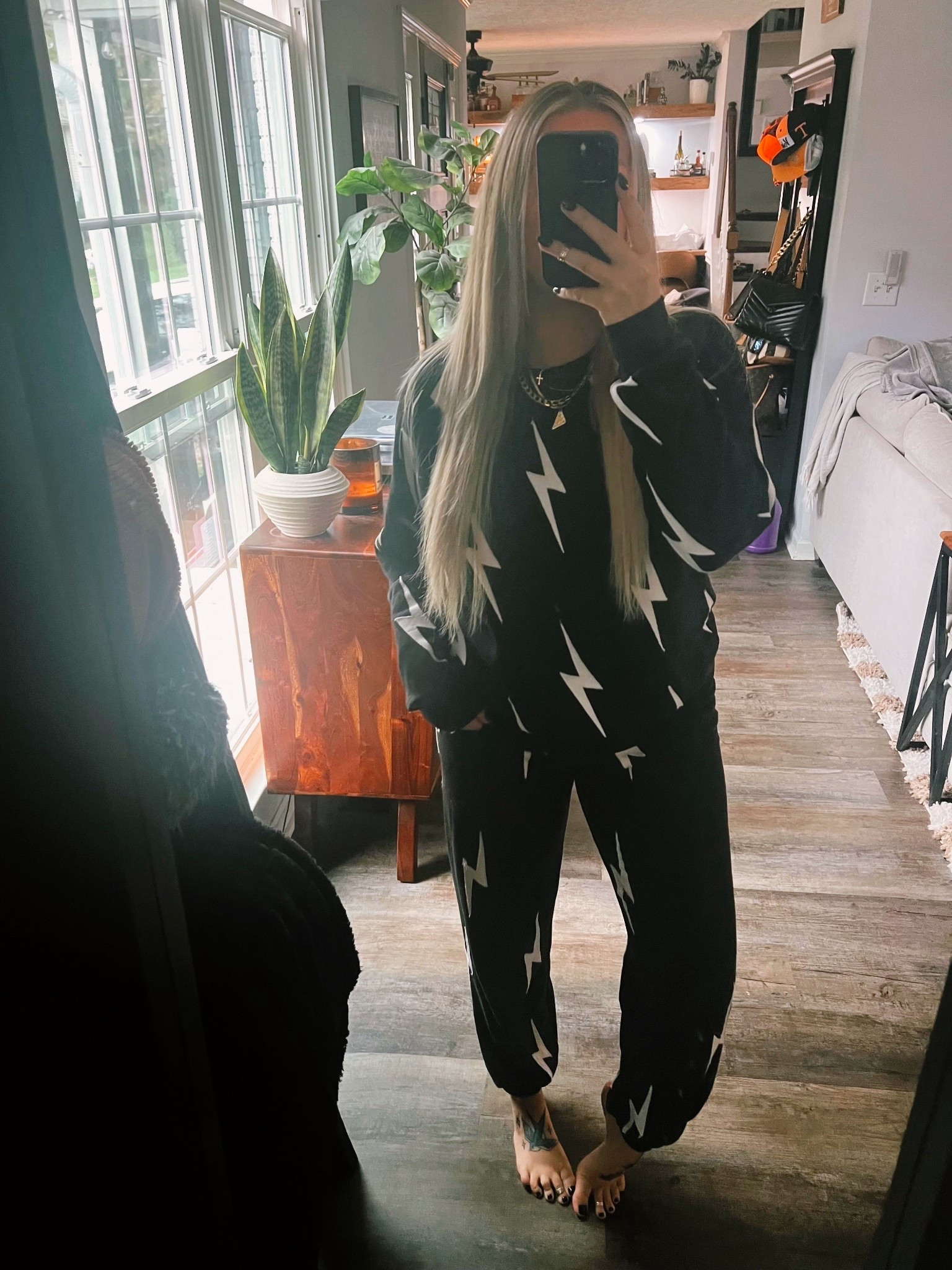 Rainy day in Nashville ⚡️🖤☁️

The pants are sold out but lots of fun other colors!

#LTKMidsize #LTKHalloween #LTKGiftGuide