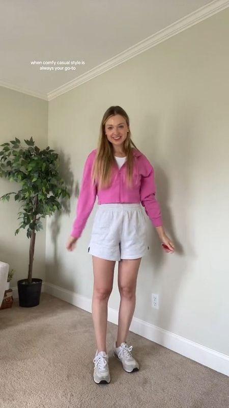 Today’s comfy casual outfit 💕Sized up to a Medium in cropped jacket. Size small in shorts. Size small in tank.


Abercrombie shorts || Jacket || Pink jacket
New balance sneakers 

#LTKunder50 #LTKshoecrush #LTKunder100