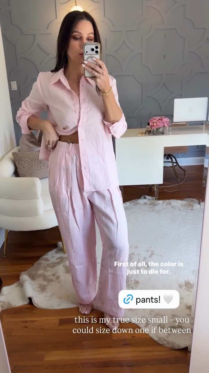 this is my true size small - you could size down one if between in the pants! Such a chic linen set that can be worn together or as separates.