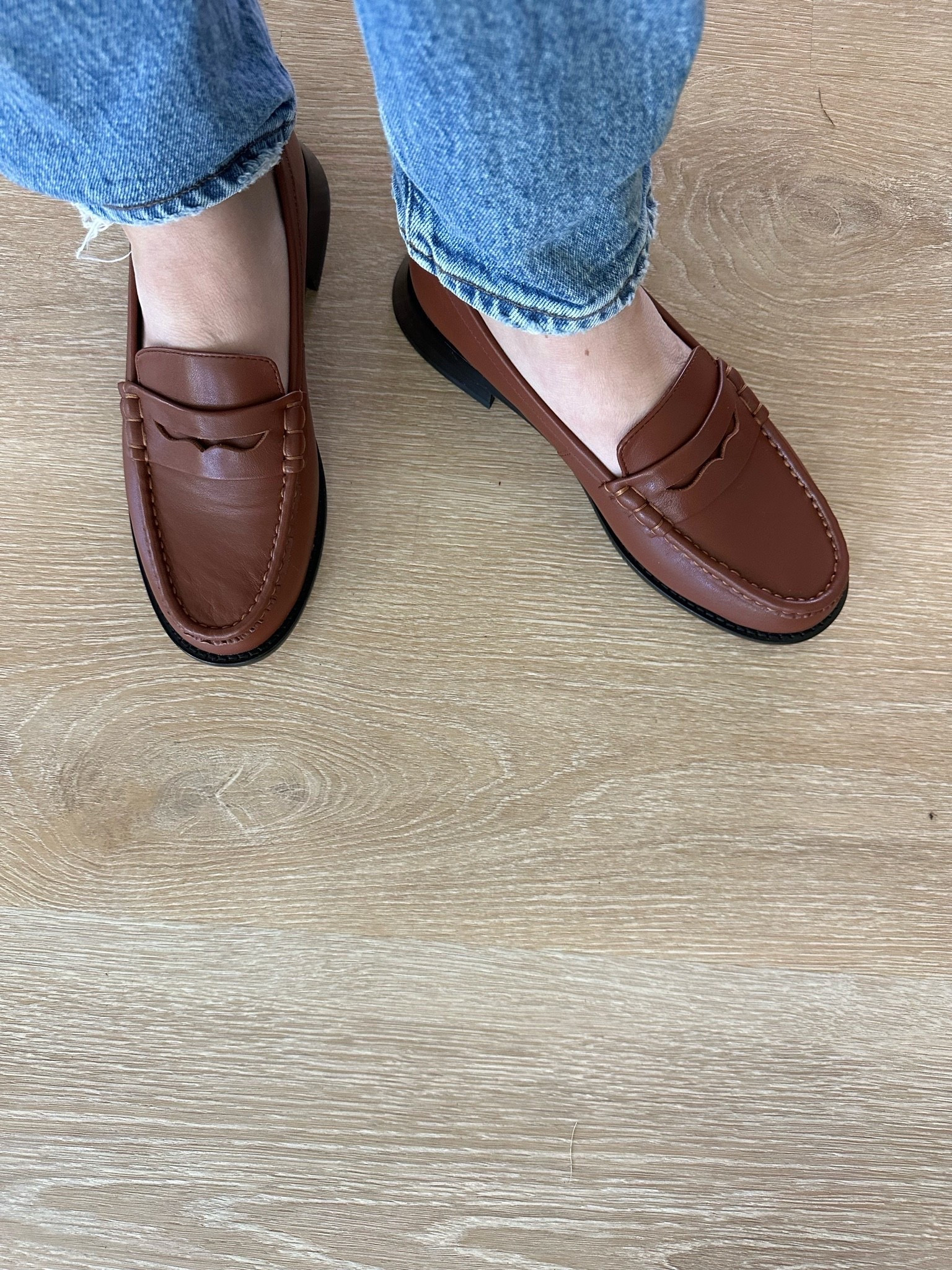 Italian Leather Penny Loafers 🤎
The perfect fall shoe! These cognac Italian leather penny loafers instantly make even a simple jeans-and-sweater outfit look more polished. 🍂 I love the classic silhouette, rich cognac color, and timeless style. They’re the kind of shoes you’ll reach for season after season.
Perfect with straight-leg jeans, cropped denim, trousers, skirts, or dresses for that effortless quiet luxury / classic fall style look. 🤎

talian leather loafers, penny loafers, cognac loafers, women’s loafers, fall shoes, classic shoes, timeless fashion, fall outfits, casual chic, elevated basics, capsule wardrobe, preppy style, quiet luxury, European style
#ItalianLeather #PennyLoafers #CognacLoafers #WomensLoafers #FallShoes #FallFashion #FallOutfit #ClassicStyle #TimelessStyle #QuietLuxury #CapsuleWardrobe #ElevatedBasics #CasualChic #PreppyStyle #EuropeanStyle #MomStyle #LTKStyle #LTKFinds #LTKFashion #FallWardrobe

#LTKSeasonal #LTKWorkwear #LTKootd