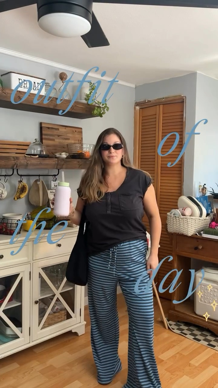 comfiest pants ever + elevated looking flip flops ✨

#LTKSeasonal #LTKSaleAlert #LTKMidsize