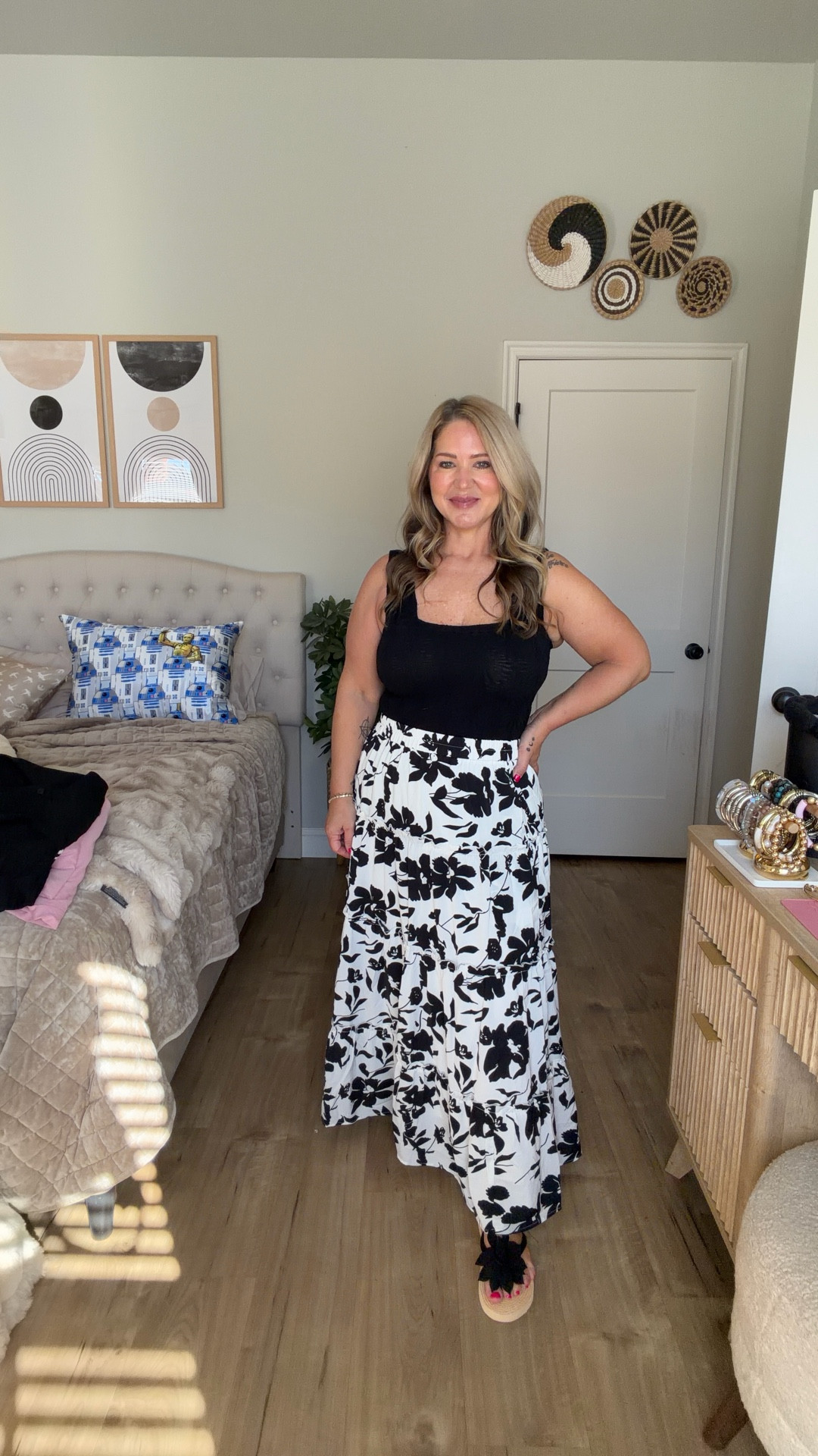 Size large tank and skirt

#LTKMidsize #LTKOver40 #LTKPetite