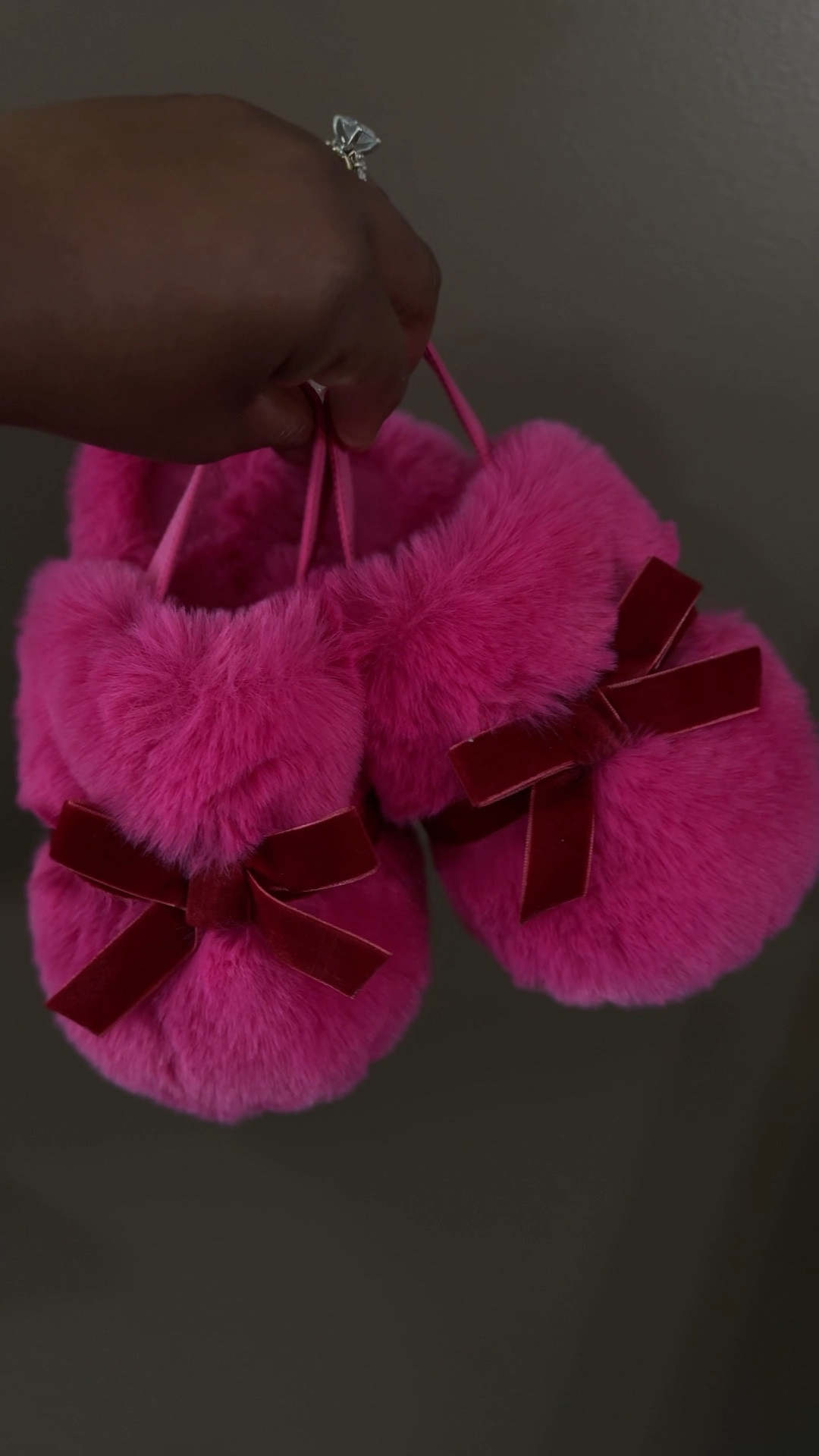 Super adorable slippers

#LTKSeasonal #LTKKids