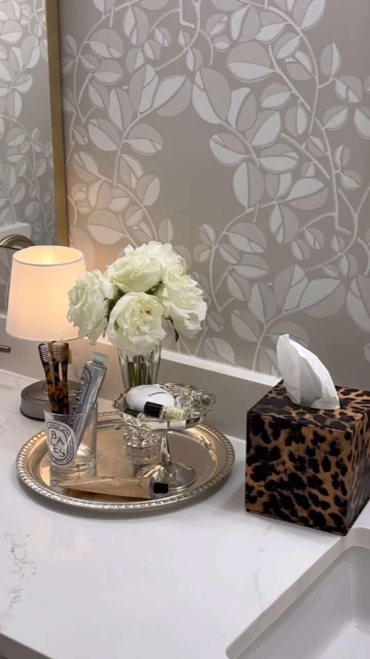 Loving my bathroom right now 😊🤍



Spring 2026, interior design, refresh, decor, spring cleaning, tissue box cover, sidneymarieduke 

 #LTKHome