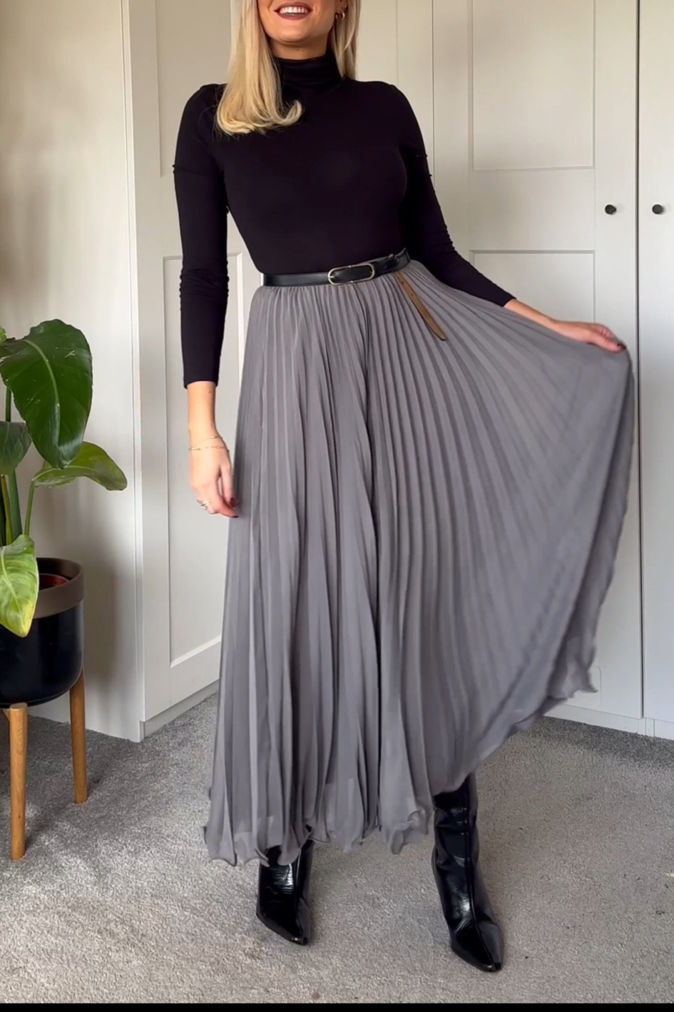 Pleated maxi skirt 🖤

#hm #hmnewin #autumnoutfit