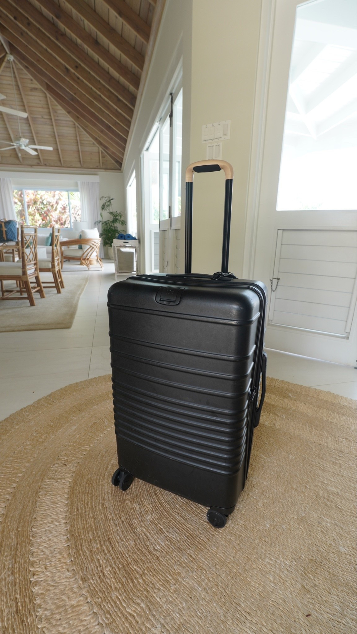 I love the compartments and the ease of this beis medium suitcase. I need this in a large and a carry-on because it is just that good! Makes traveling so easy.