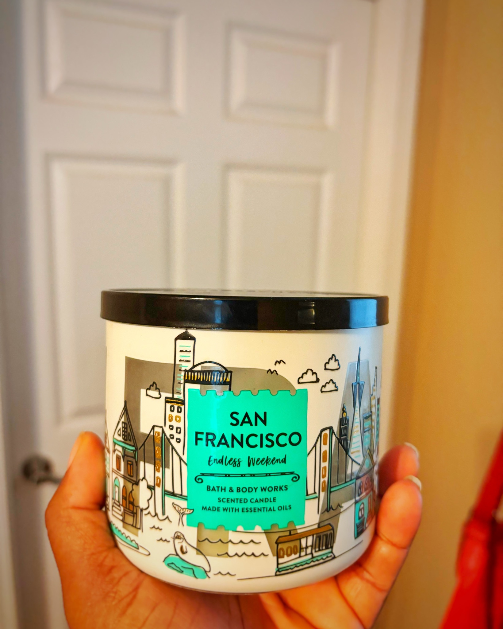 San Francisco city candle of Endless Weekend from Bath and Body Worgrew

#LTKOver40 #LTKFindsUnder50 #LTKHome