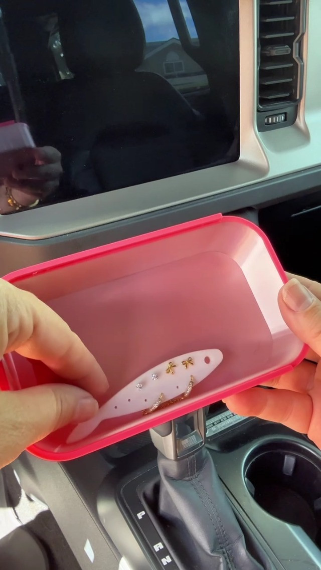 Watch The perfect box to keep jewelry organized on Amazon Live | Amazon (US)