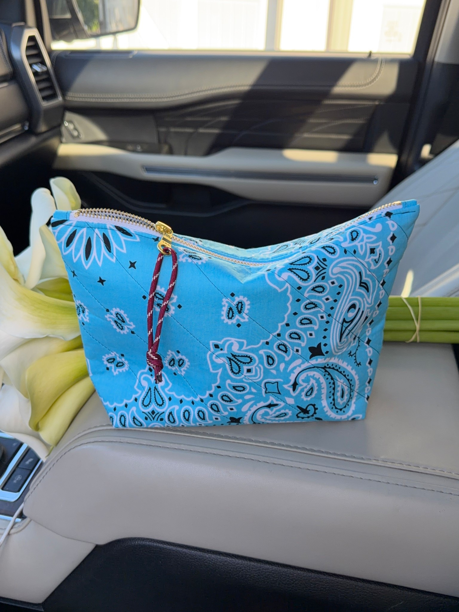 Cutest bandana pouch from Etsy! I will use when the baby is here for organization in my purses and bags! 

#etsy #bresheppard #bandana #organization #zippouch

#LTKBaby