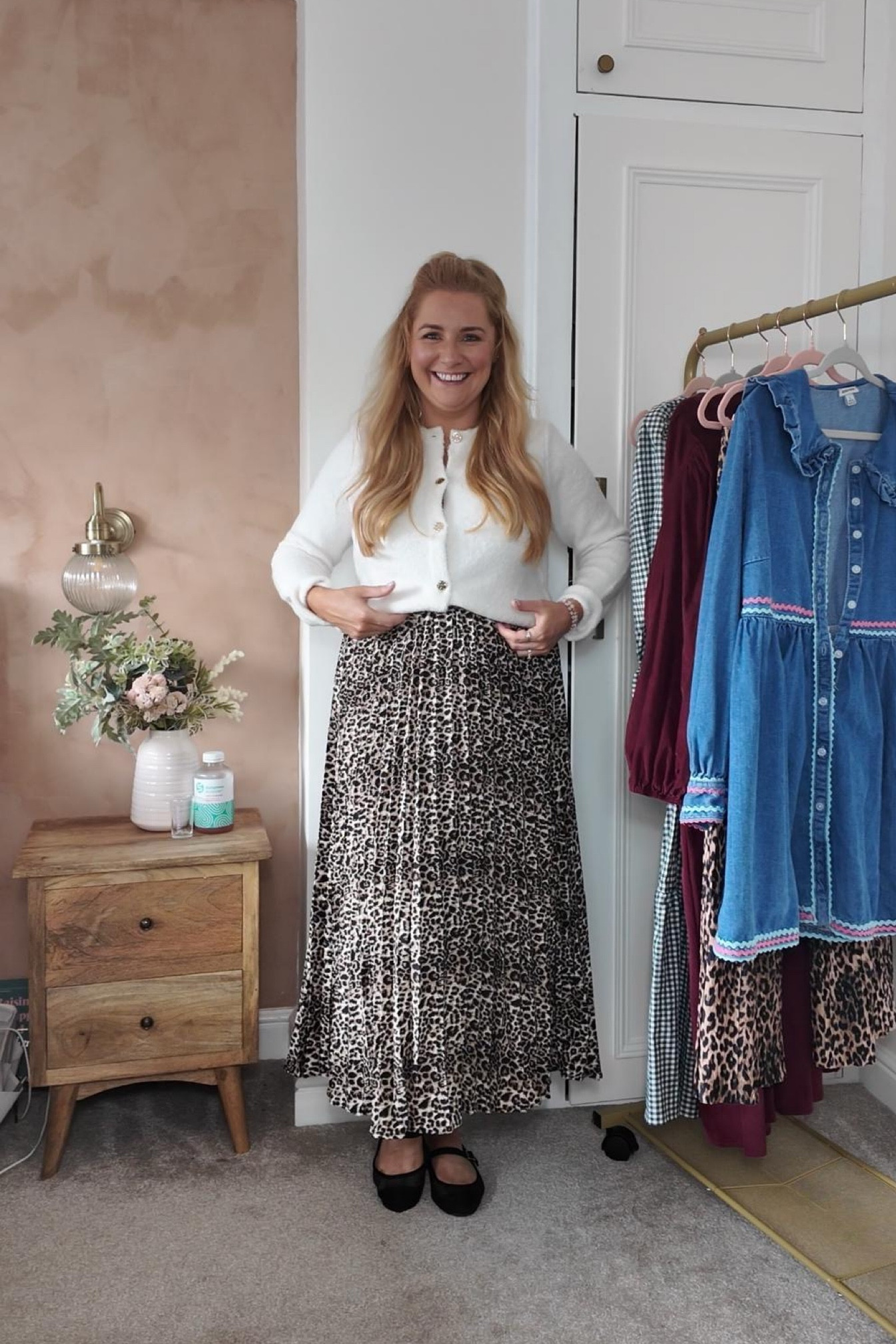 Autumnal outfit, pleated leopard maxi skirt, new look, black ballet flats, asos, knitted white cardigan, knitwear, autumn essentials, animal print 

#LTKuk #LTKautumn #LTKstyletip