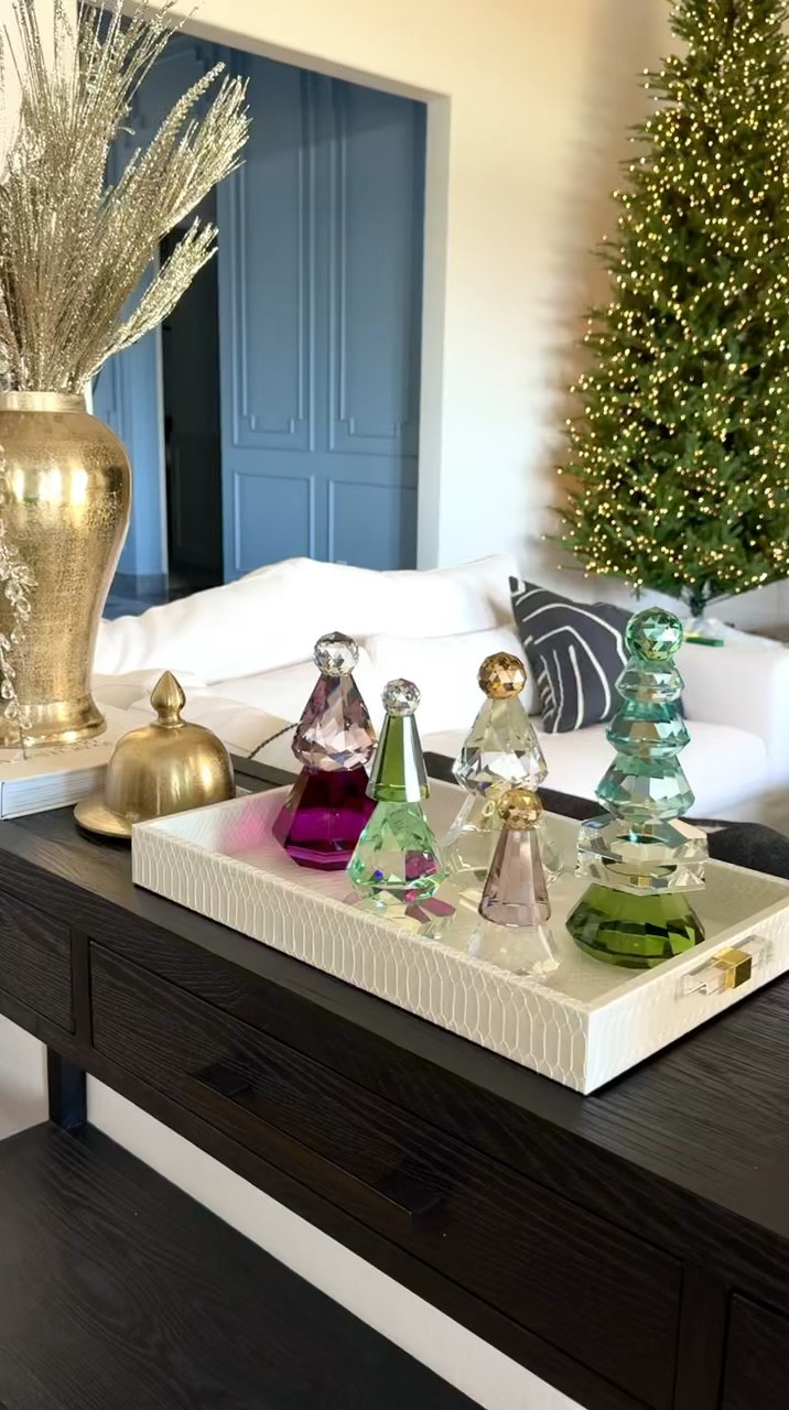 The most beautiful cut glass trees!!



Christmas decor, Christmas decorations, holiday decor

#LTKHome #LTKSeasonal #LTKHoliday