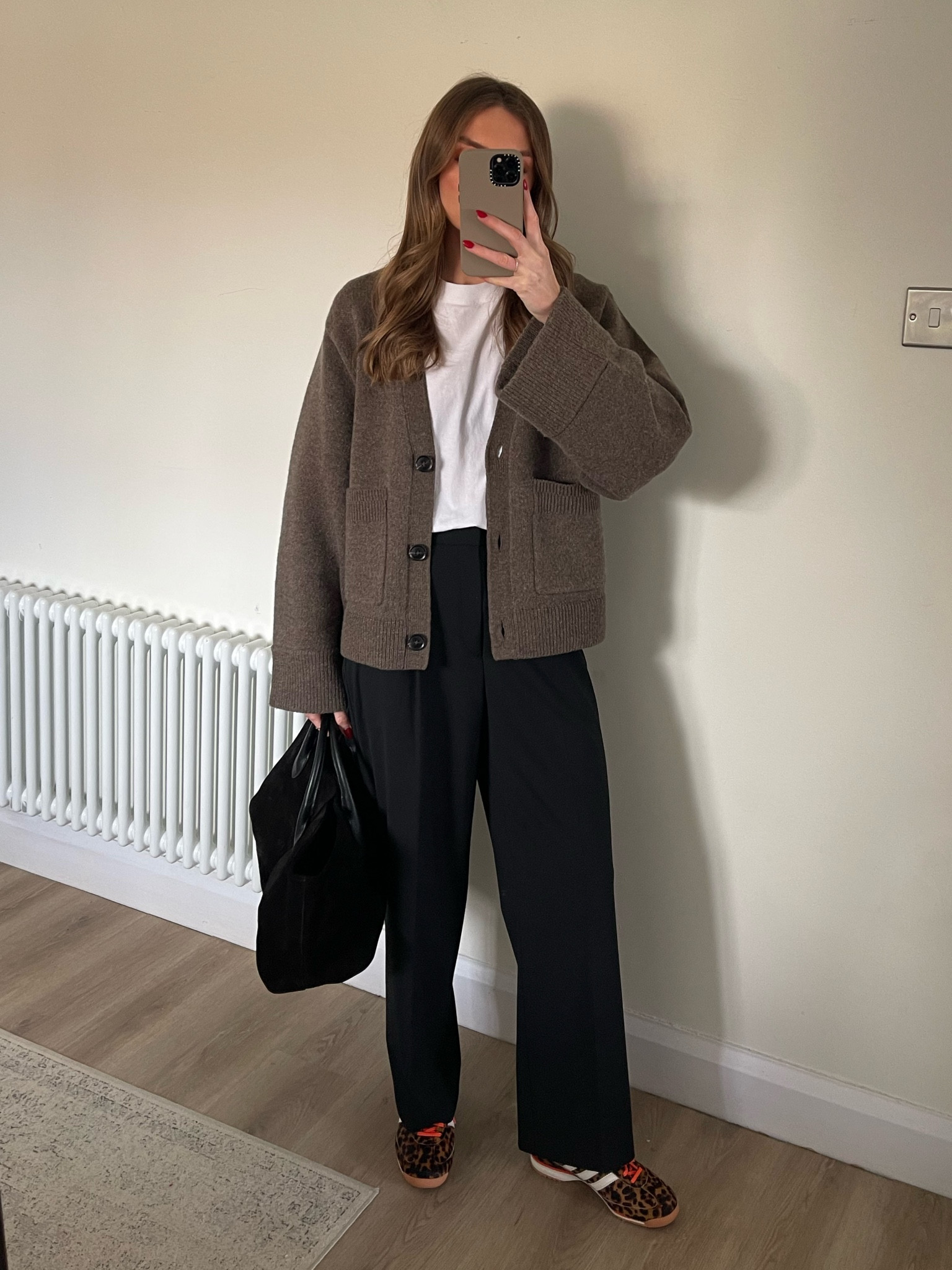 Styling the Adidas Leopard SL 72 trainers


XS in the axel arigato cardigan 
White t-shirtUniqlo black trouser
River Island black suede large tote bag
Adidas leopard print SL 72 trainers





Everyday outfit, comfy casual outfit, casual outfit, leopard print, styling leopard print, outfit inspiration, trainer outfit, leopard print trainers, airport outfit, travel outfit, cardigan outfit, black trousers, wardrobe staples

#LTKstyletip #LTKeurope #LTKuk