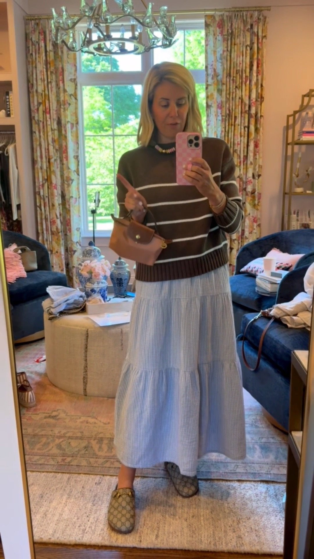 Showing you how to change up an outfit with a layering piece. I don't leave the house this time of year without a layer and this is a perfect look. I'm in an XS sweater & dress and 38 shoes. *Use my code Catherine 20 on A+B *Use my code Mixandmatchmadness on Loopy *Use my code MIXANDMATCH for 25% off Erin McDermott

#LTKootd