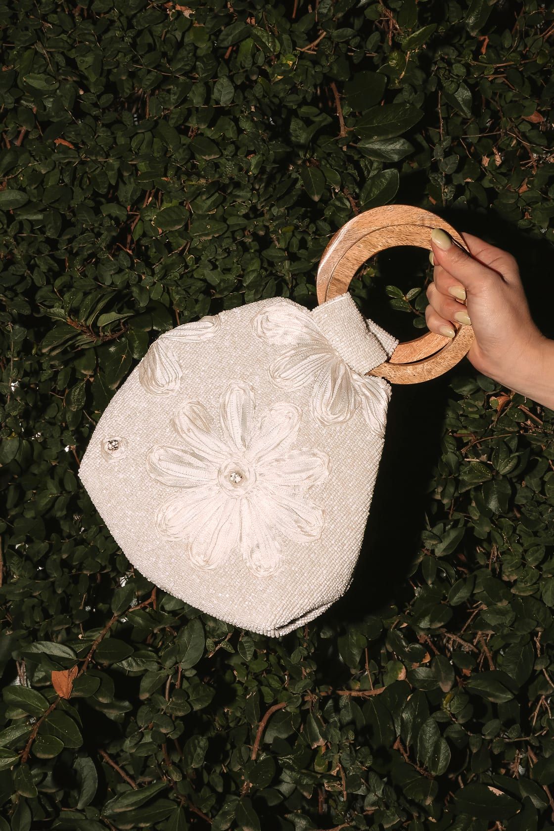 Stay Chic White Beaded Wood Handle Bag | Lulus