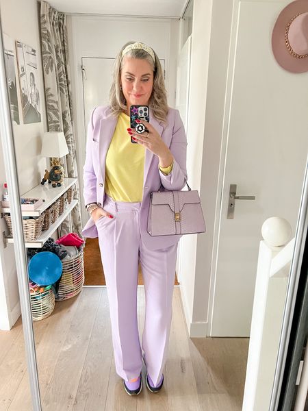 Easter Best 🐣

I couldn’t think of anything more Easter than lilac and yellow so wore a lavender suit (Zara, last year, L blazer and XL pants) and a yellow sweater (one size) paired with a lilac purse from Bulaggi and Puma future rider multi colored sneakers. 



#LTKSeasonal #LTKstyletip #LTKeurope