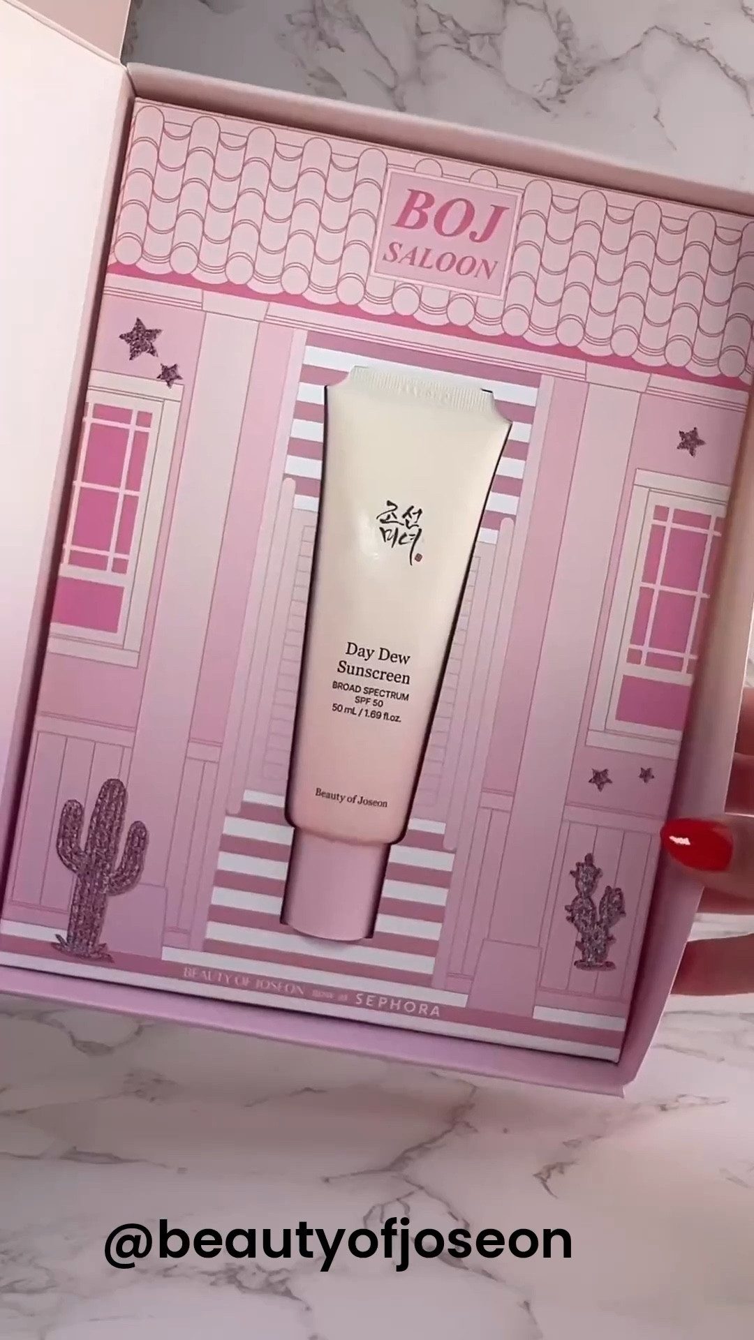 There’s a New Sunscreen in town! ☀️🤠

💕 Beauty of Joseon 💕 Day Dew Sunscreen

✅ Leaves no white cast
✅ Water Resistant 80 mins
✅ Boosted Formula with Hyaluronic Acid, Panthenol & Niacinamide 
✅ SPF 50+

Easy to apply, glides smoothly on the skin, non-greasy and layers well with other skincare. 

Now available at @sephora X @beautyofjoseon_official 
@bazzaal_ 

Protect your skin while adding your skincare with it too! ☺️☀️

#sunscreeneveryday #spfprotection #beautyofjoseon #kbeautyreview #beautyofjoseonsunscreen #sephora #sephorahaul #sunscreen #spf #koreansunscreen #usspf

#LTKFindsUnder50 #LTKBeauty #LTKOver40