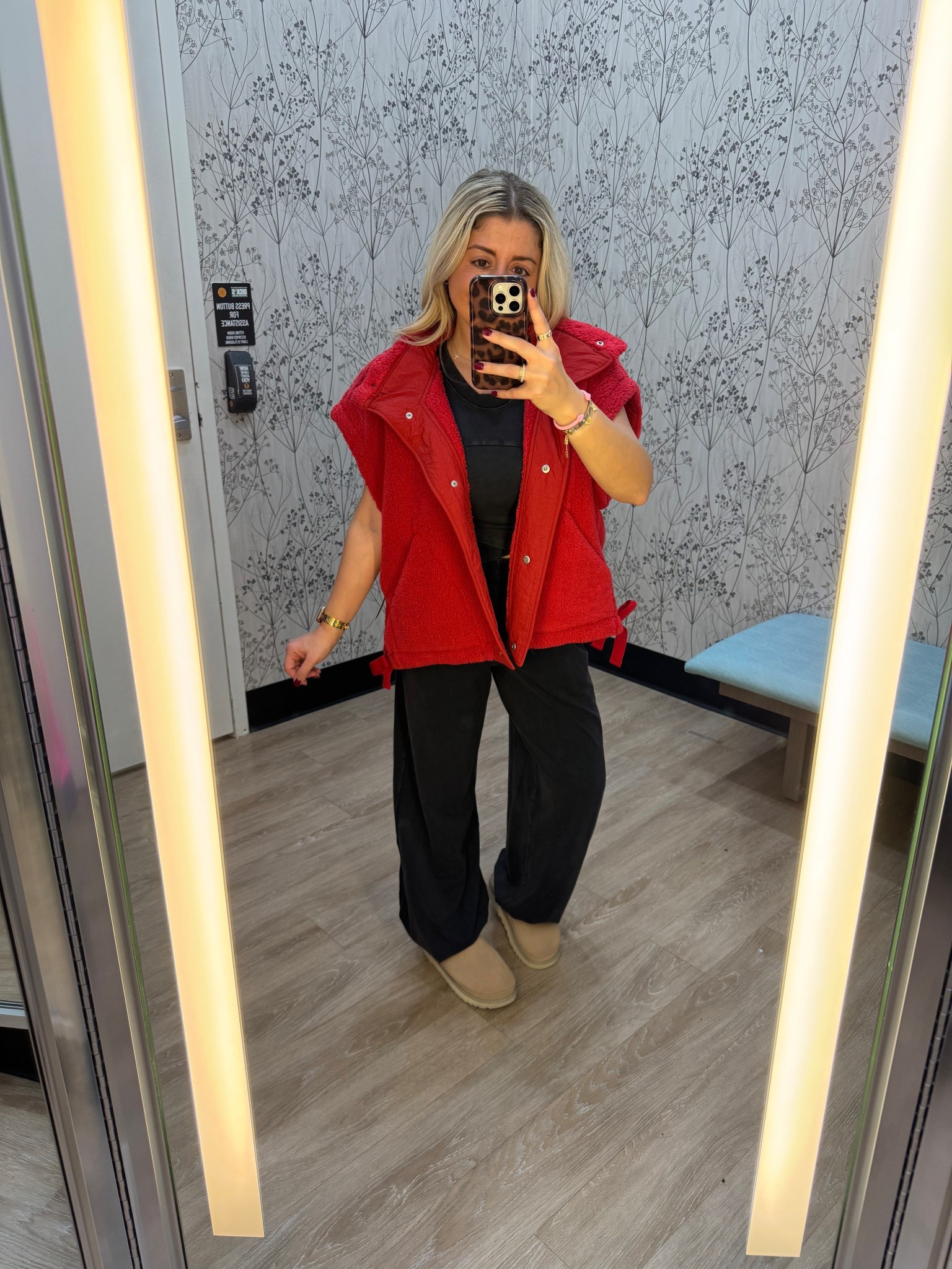 Free people outfit
Fleece vest small
Matching set small
Ugg clogs tts
Gift idea 

#LTKFindsUnder50 #LTKGiftGuide #LTKFindsUnder100