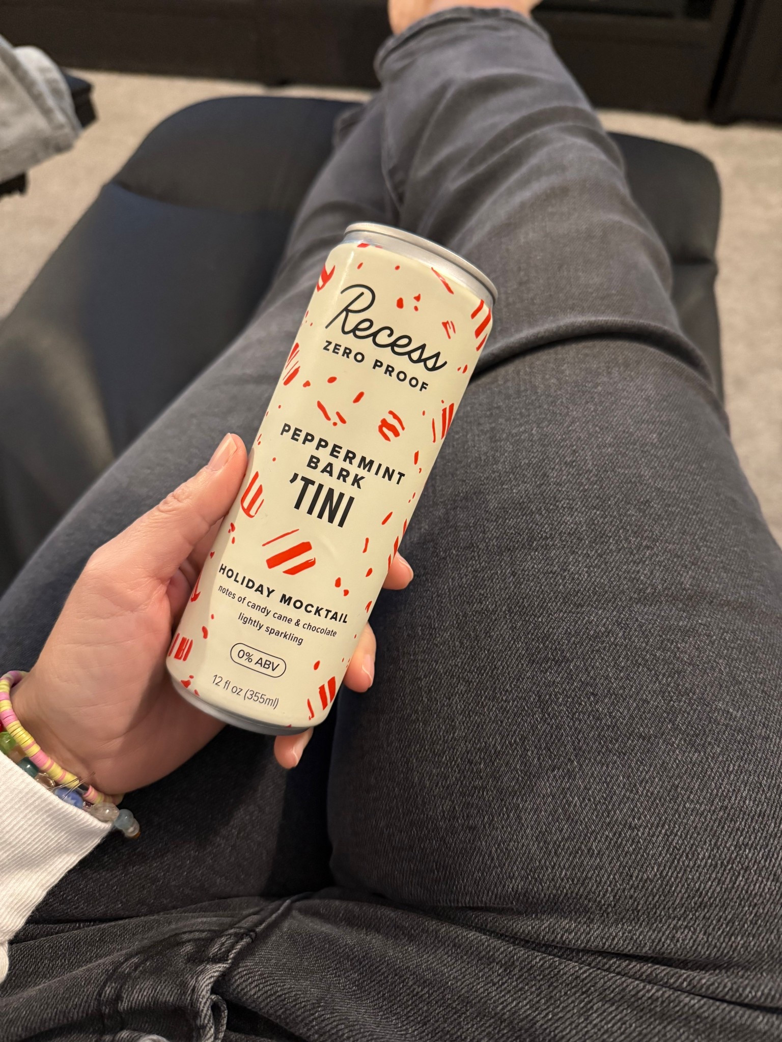 it’s like the best christmas drink but a mocktail 🎄✨