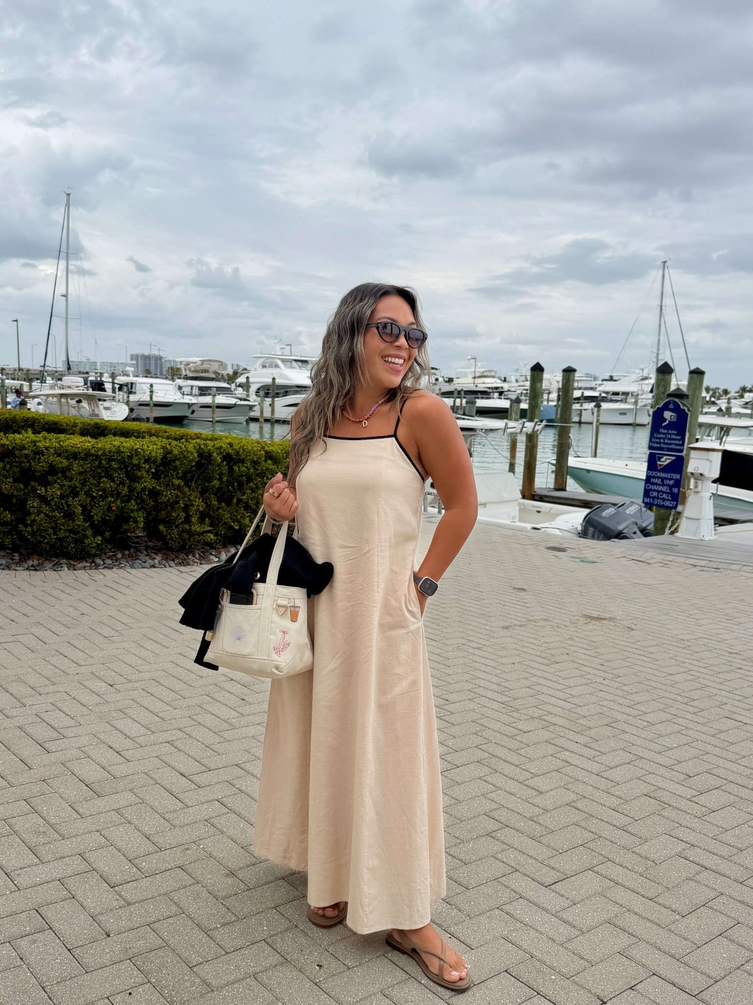 The cutest linen dress! Double lined, comes in a ton colors! Wearing a small. 

#LTKSaleAlert #LTKgrwm #LTKootd