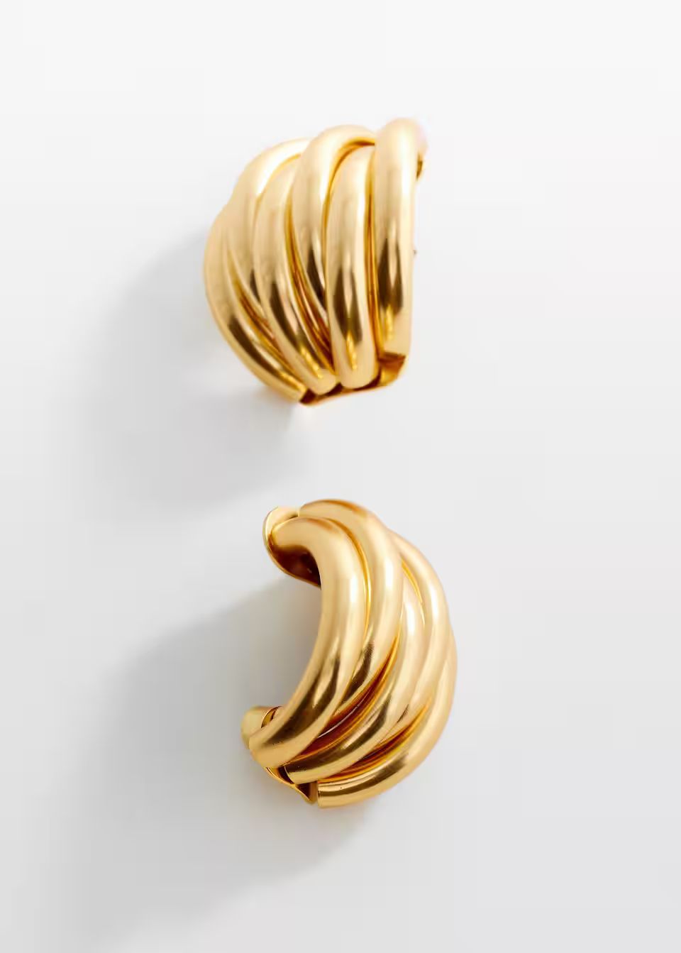 Round spiral earrings -  Women | Mango USA | MANGO (US)