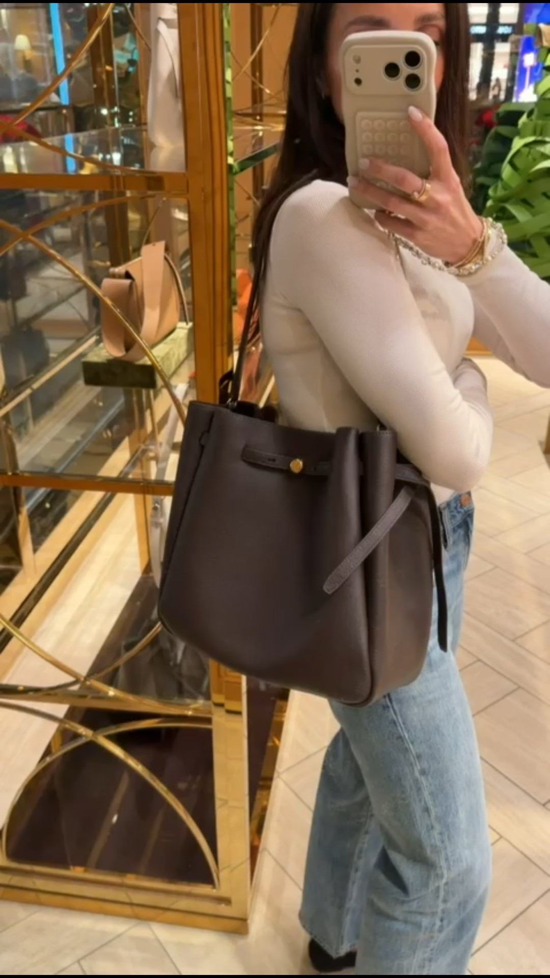 Tory Burch Romy Bucket Bag.

tory burch bag, everyday bag, designer bag, annabrstyle.

#LTKOver40