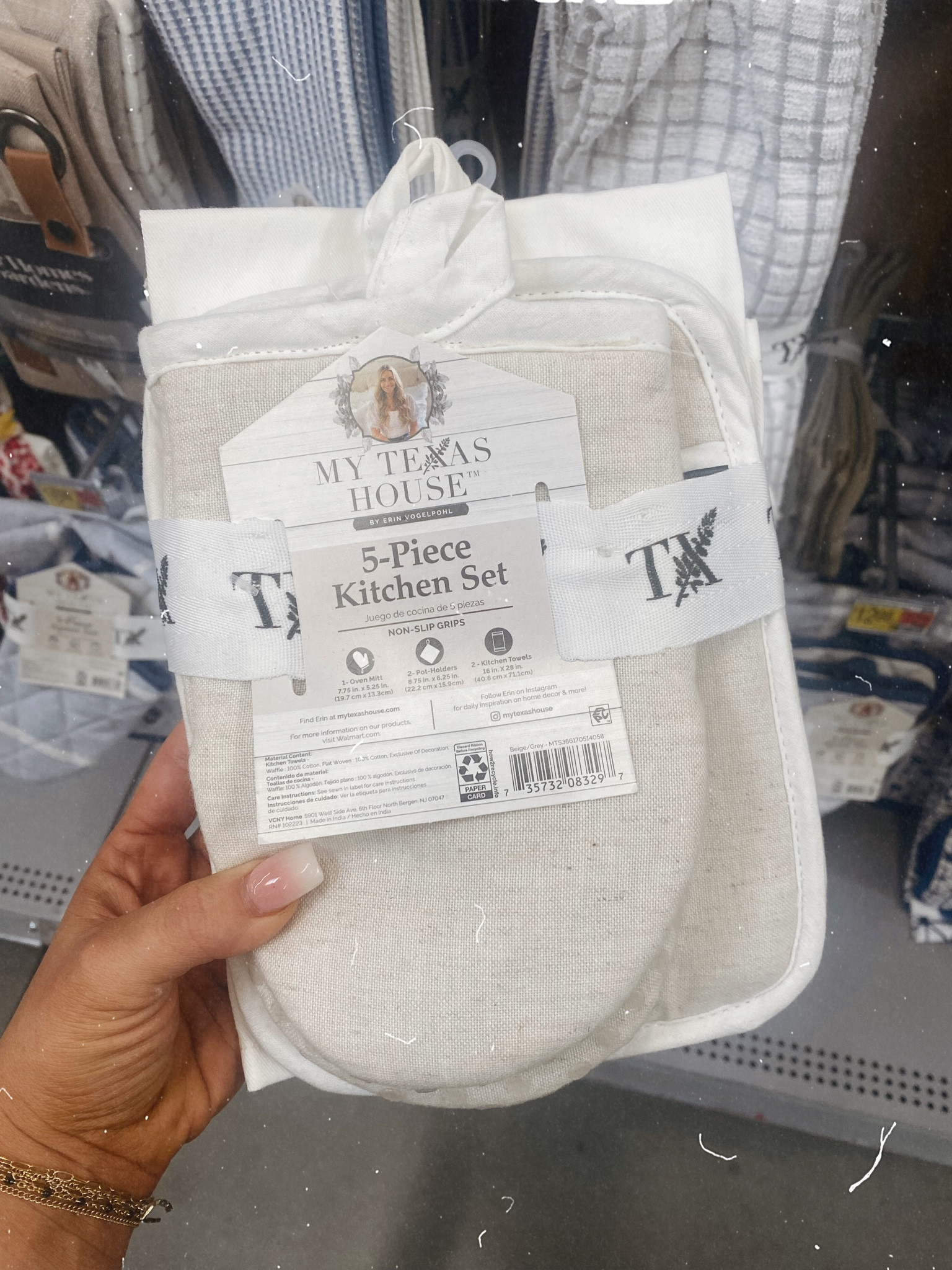 Such a cute neutral kitchen set from Walmart! 

Walmart home, transitional style, My Texas House

#LTKunder50 #LTKhome