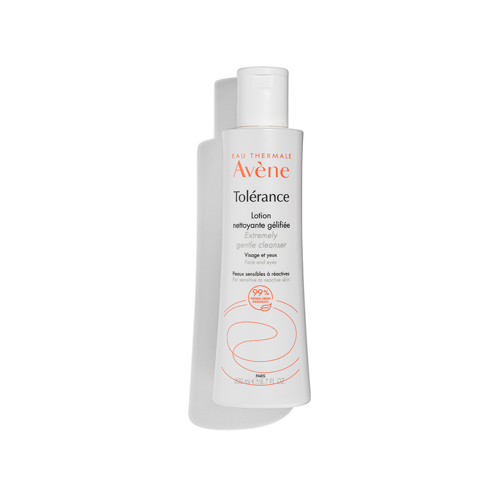 Ultra-gentle no-rinse cleansing gel removes make-up, dirt and oil from face, eyes and lips while ... | Avène USA
