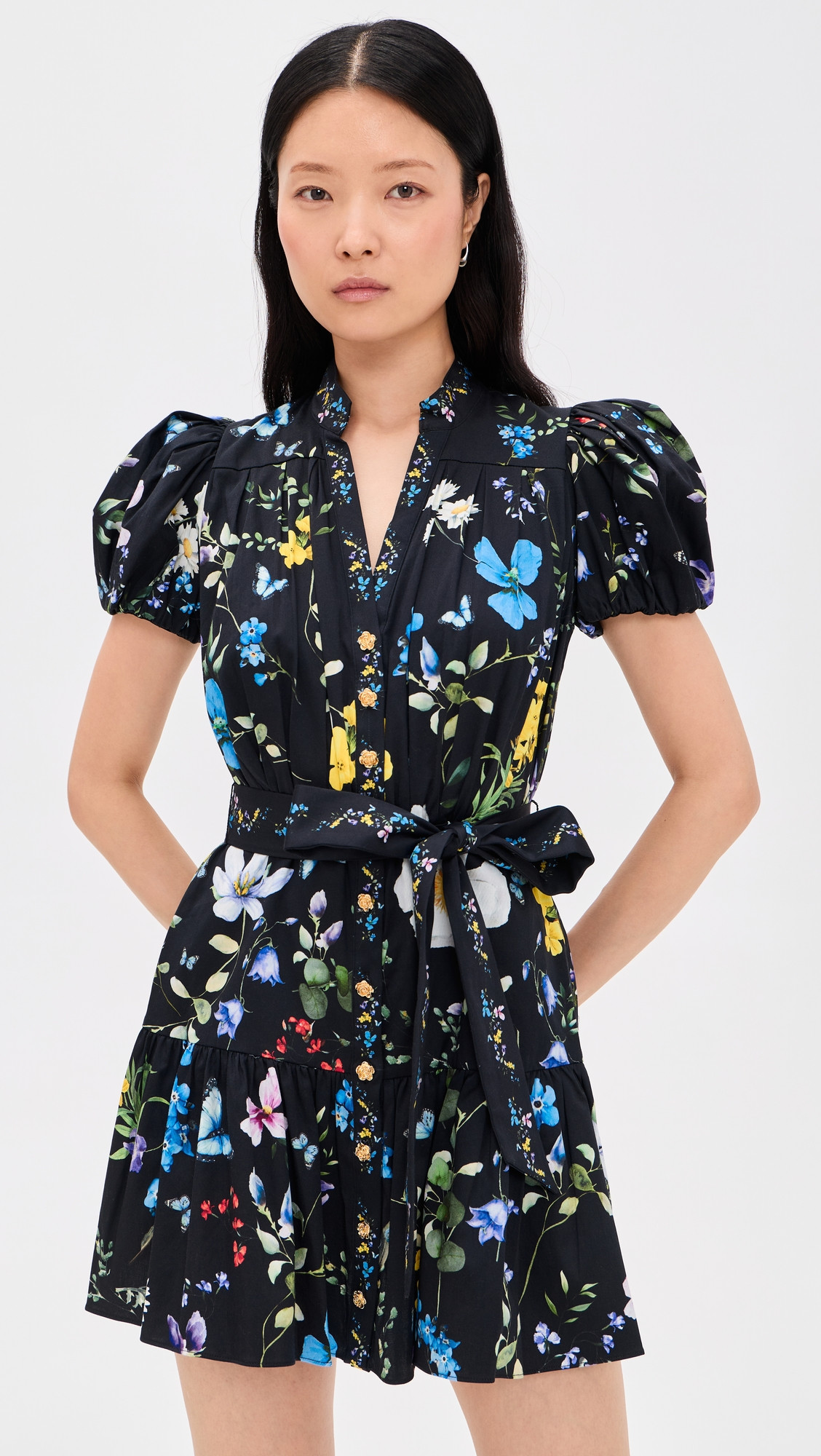ALICE + OLIVIA Cora Short Sleeve Tiered Mini Shirt Dress TWISTING VINES BLACK L | Shopbop