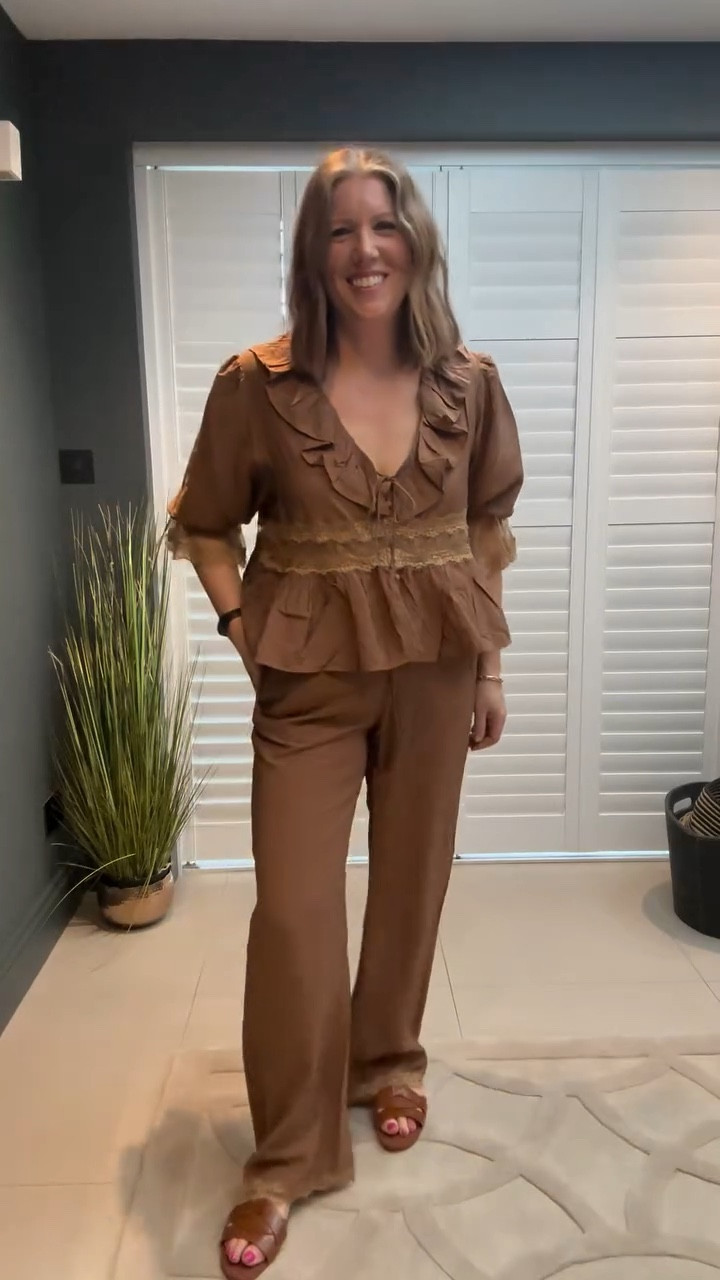 Love this co-ord from @hm for Spring, starting to get excited for warmer weather now. Who’s with me?

#hmⅹme #coord #springoutfitideas #springstyle2026